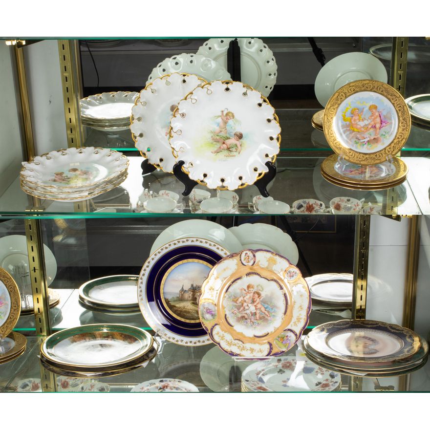 Group of 18 Continental porcelain plates
