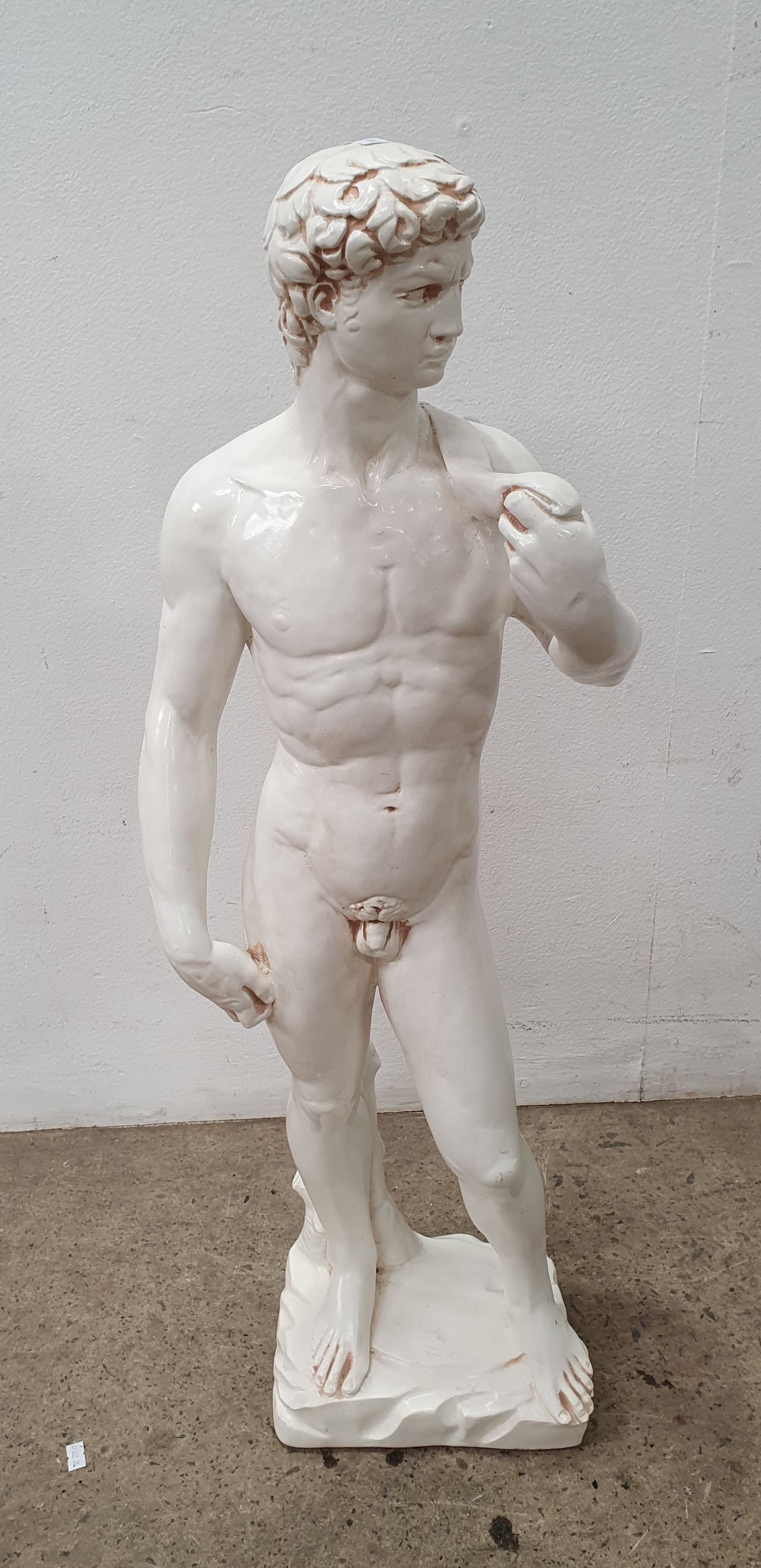 1084 · A RESIN GARDEN STATUE
