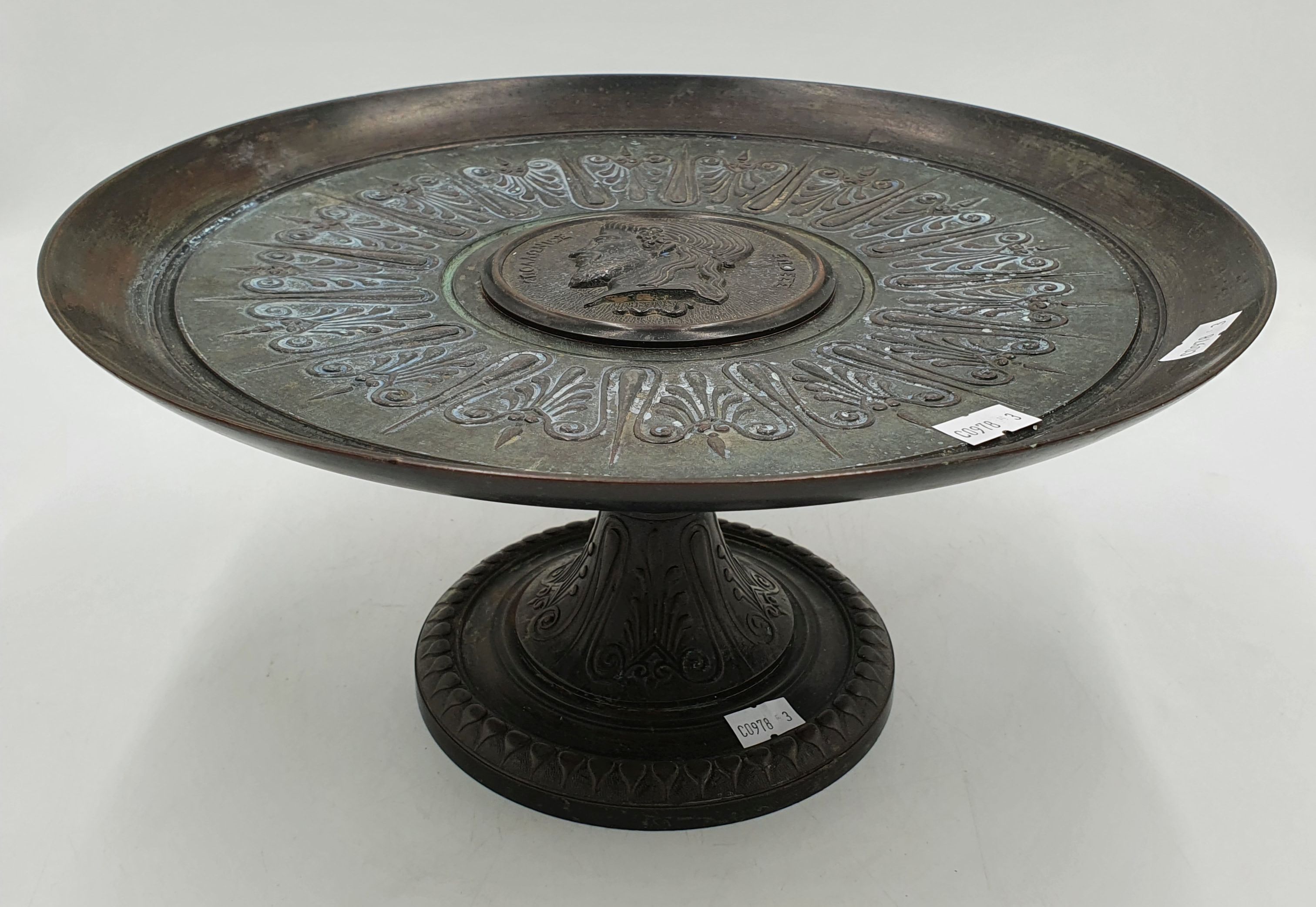 559 · A 19TH CENTURY BRONZE PEDESTAL TAZZA