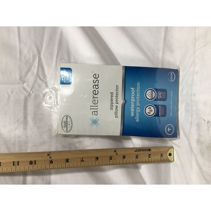 Allerease Zipperd Pillow Protector Standard/Queen