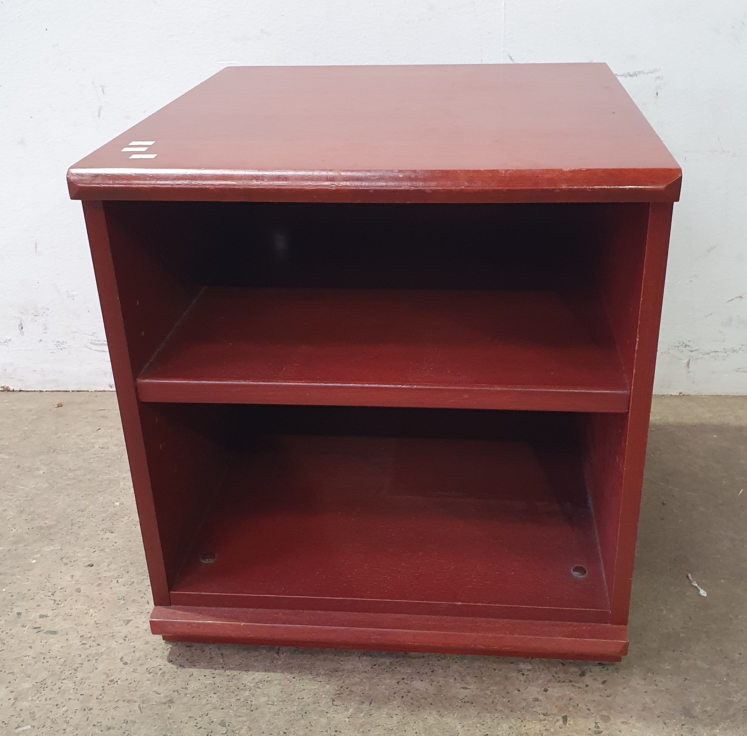 2404 · A BEDSIDE SHELVING UNIT