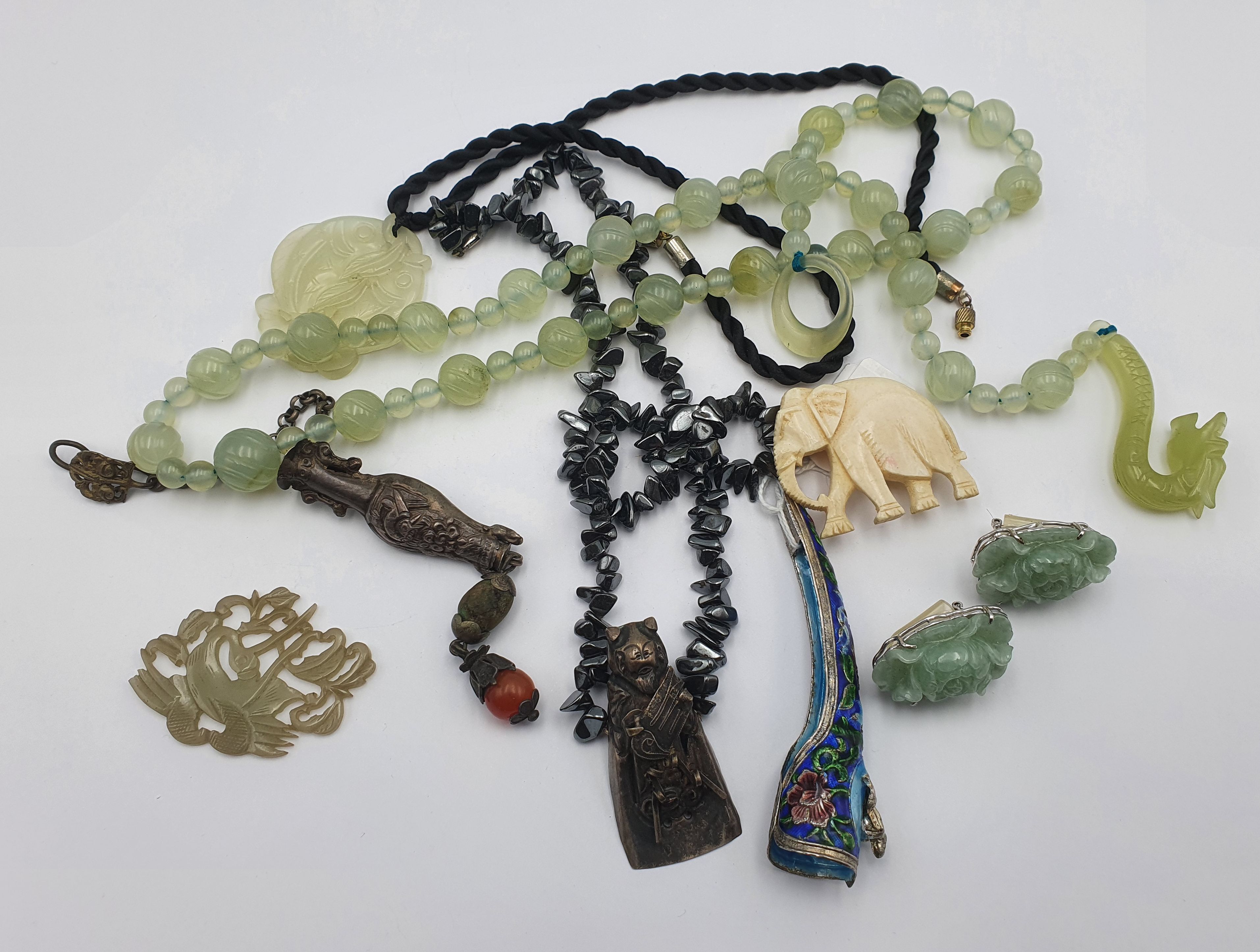 241 · A GROUP OF ASIAN JEWELLERY