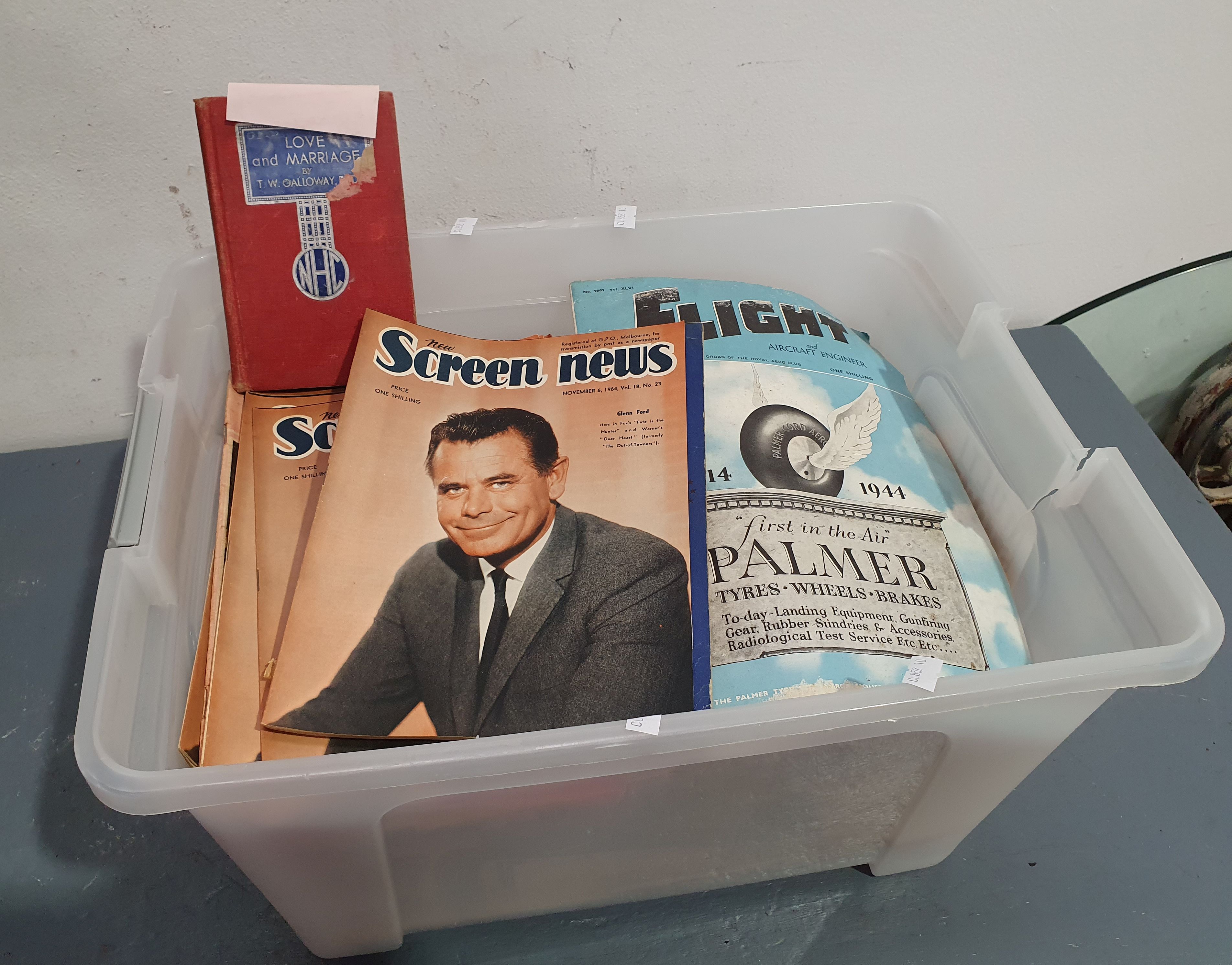 1225 · A BOX OF VINTAGE MAGAZINES