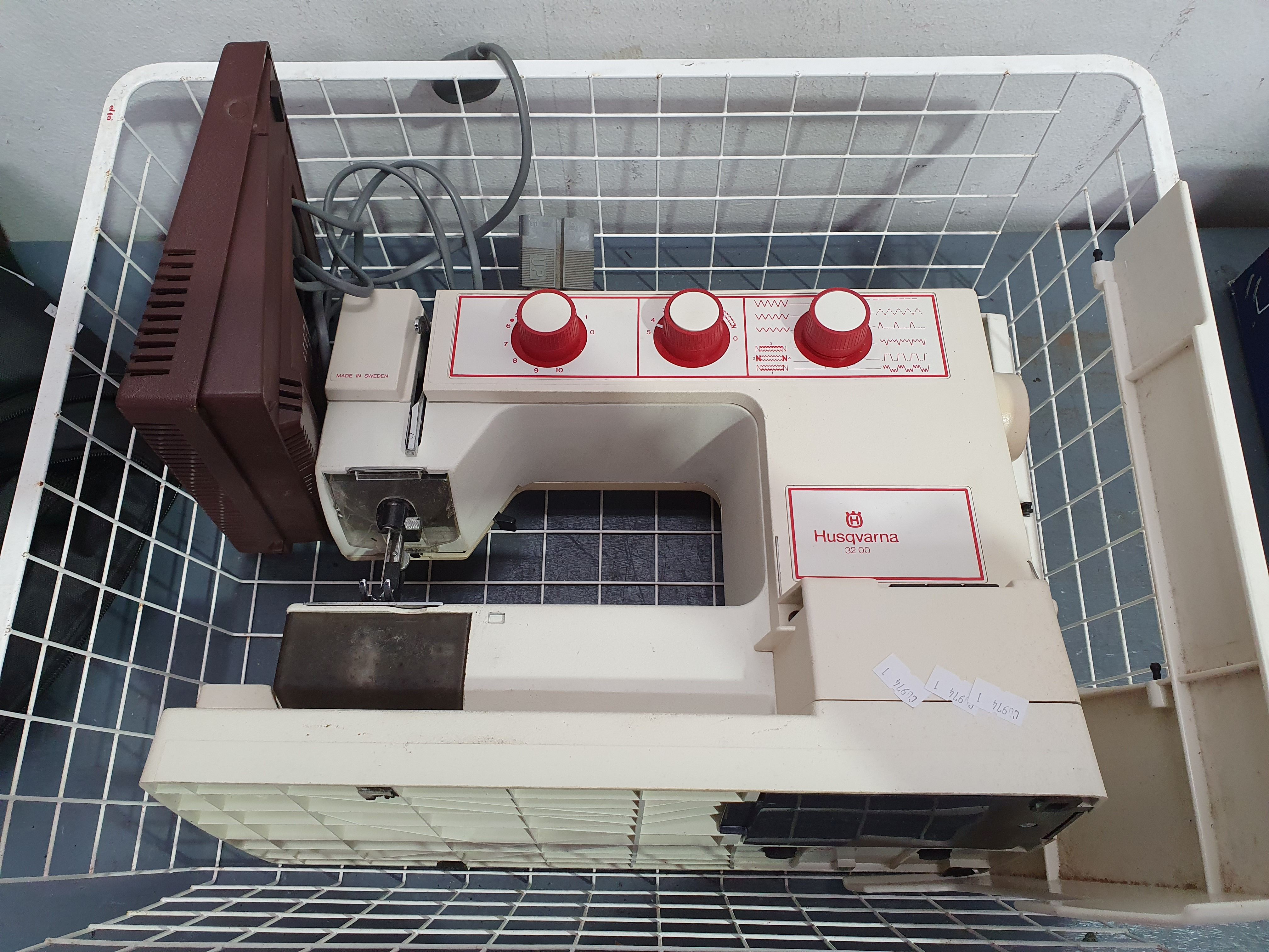 1228 · A HUSQVARNA SEWING MACHINE