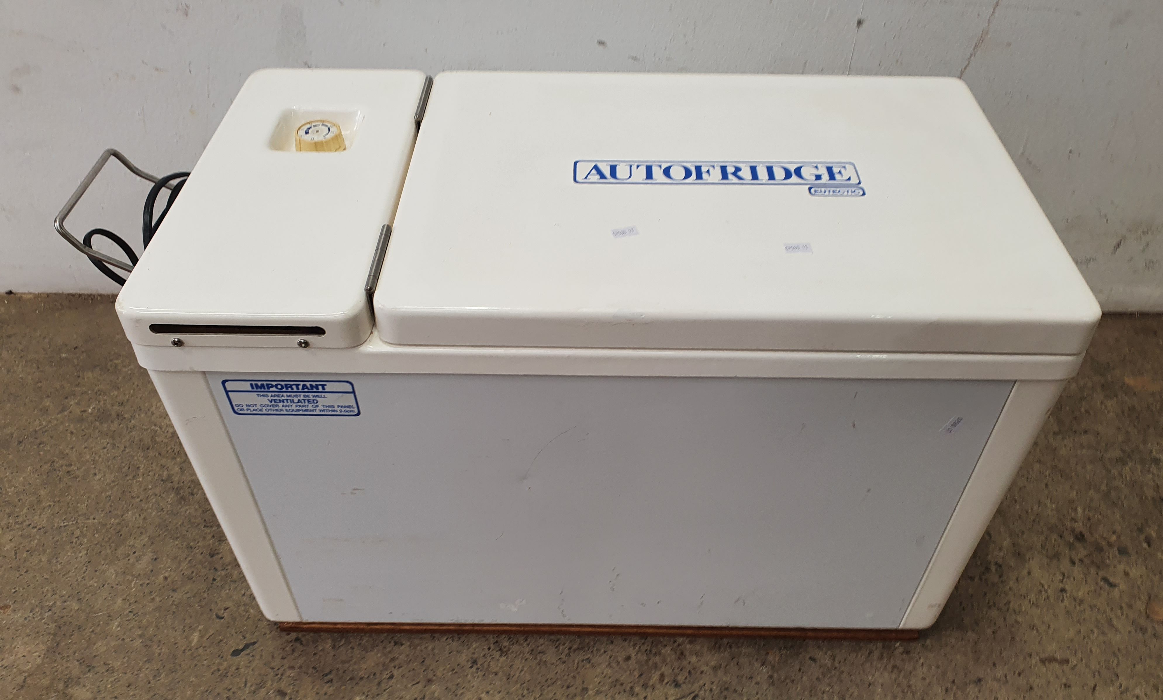 1149 · AN AUTO FRIDGE