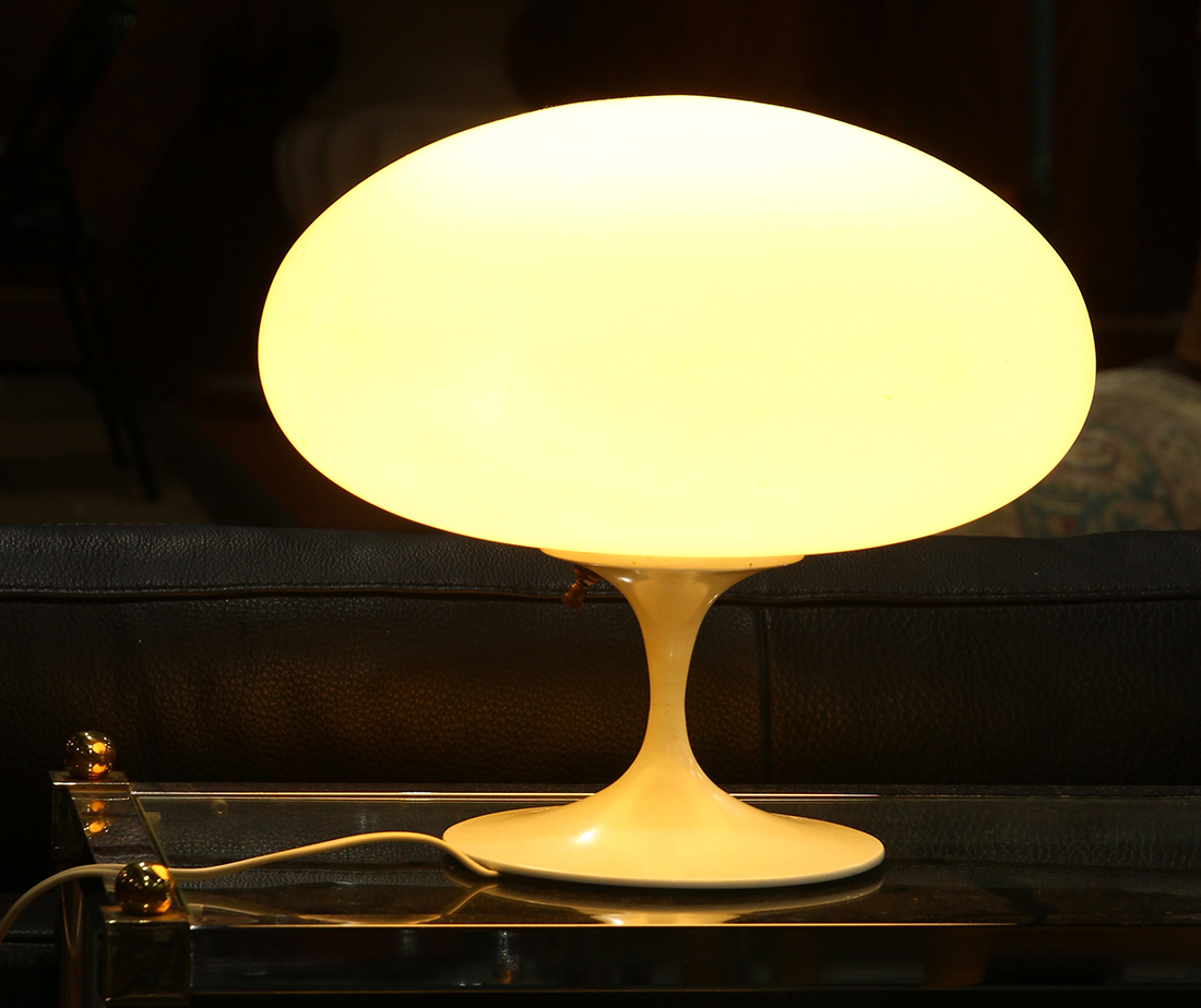 Laurel Lamp Co. Mushroom table lamp 