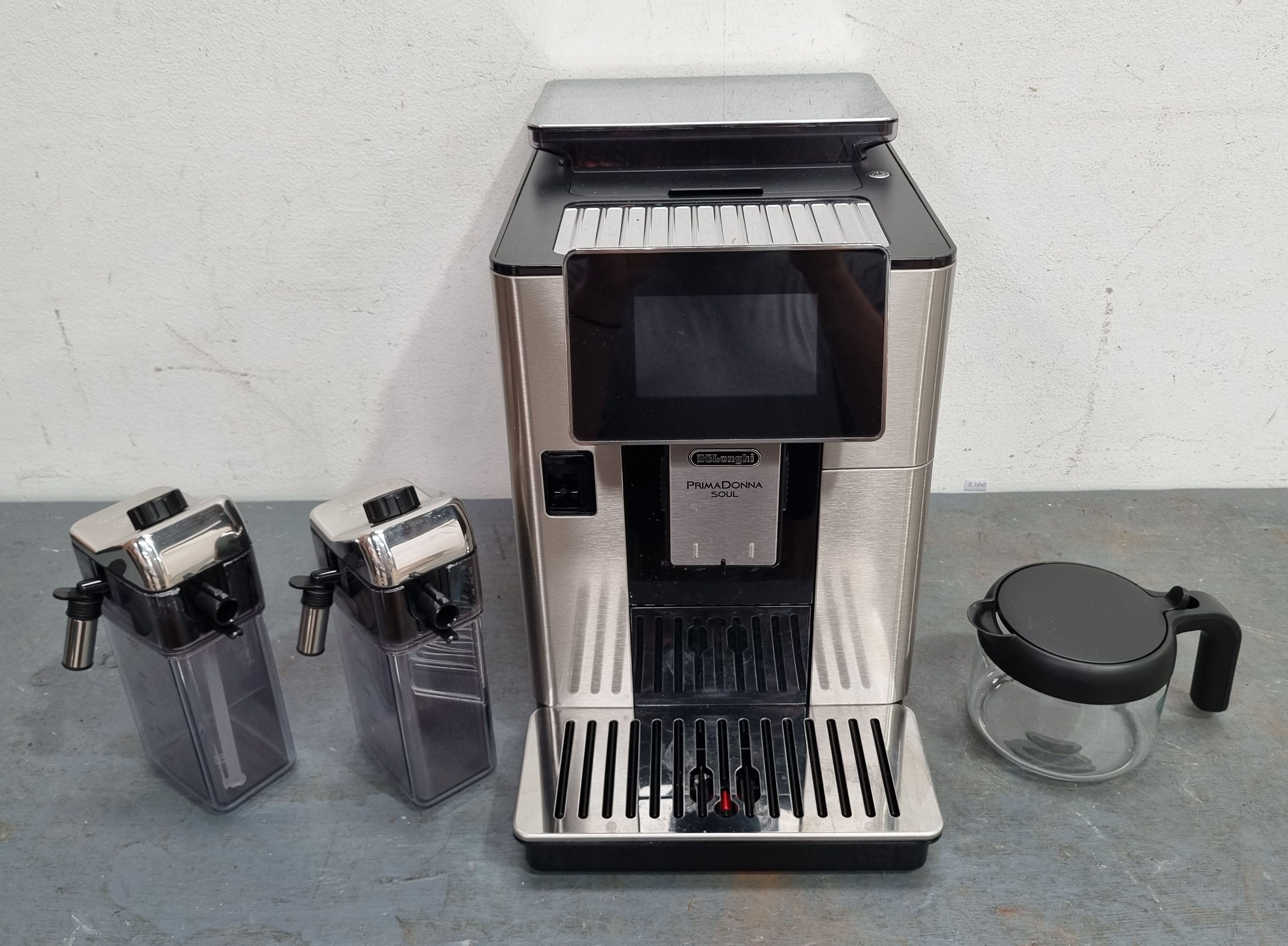 A DELONGHI PRIMADONNA SOUL COFFEE MACHINE