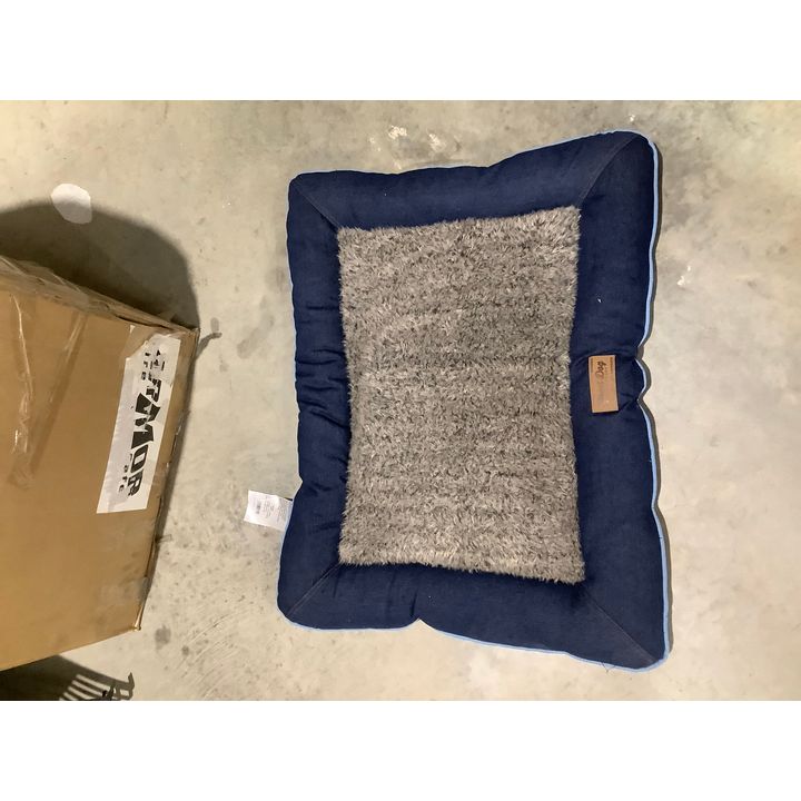 Good Dog 33"x25" Dog Bed
