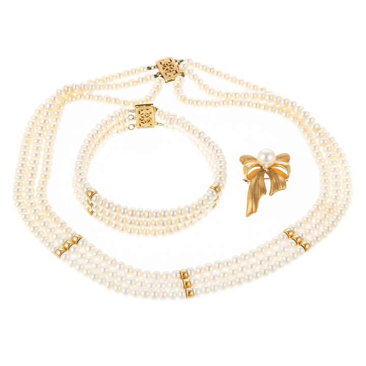 A Pearl Necklace, Bracelet & Brooch in 14K