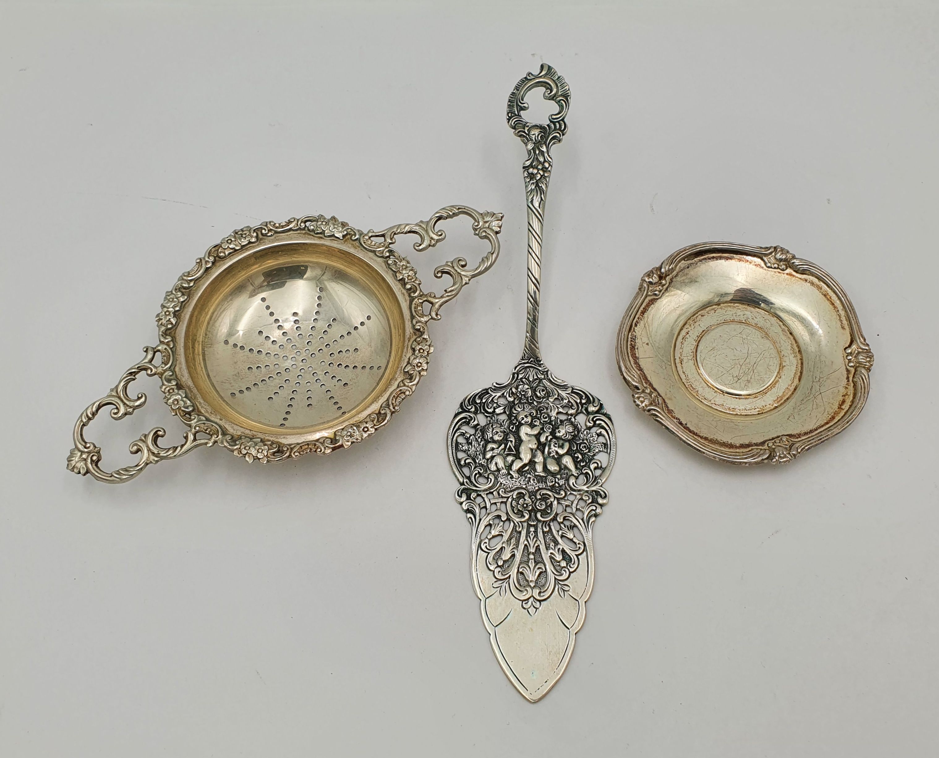 530 · THREE SILVER ITEMS