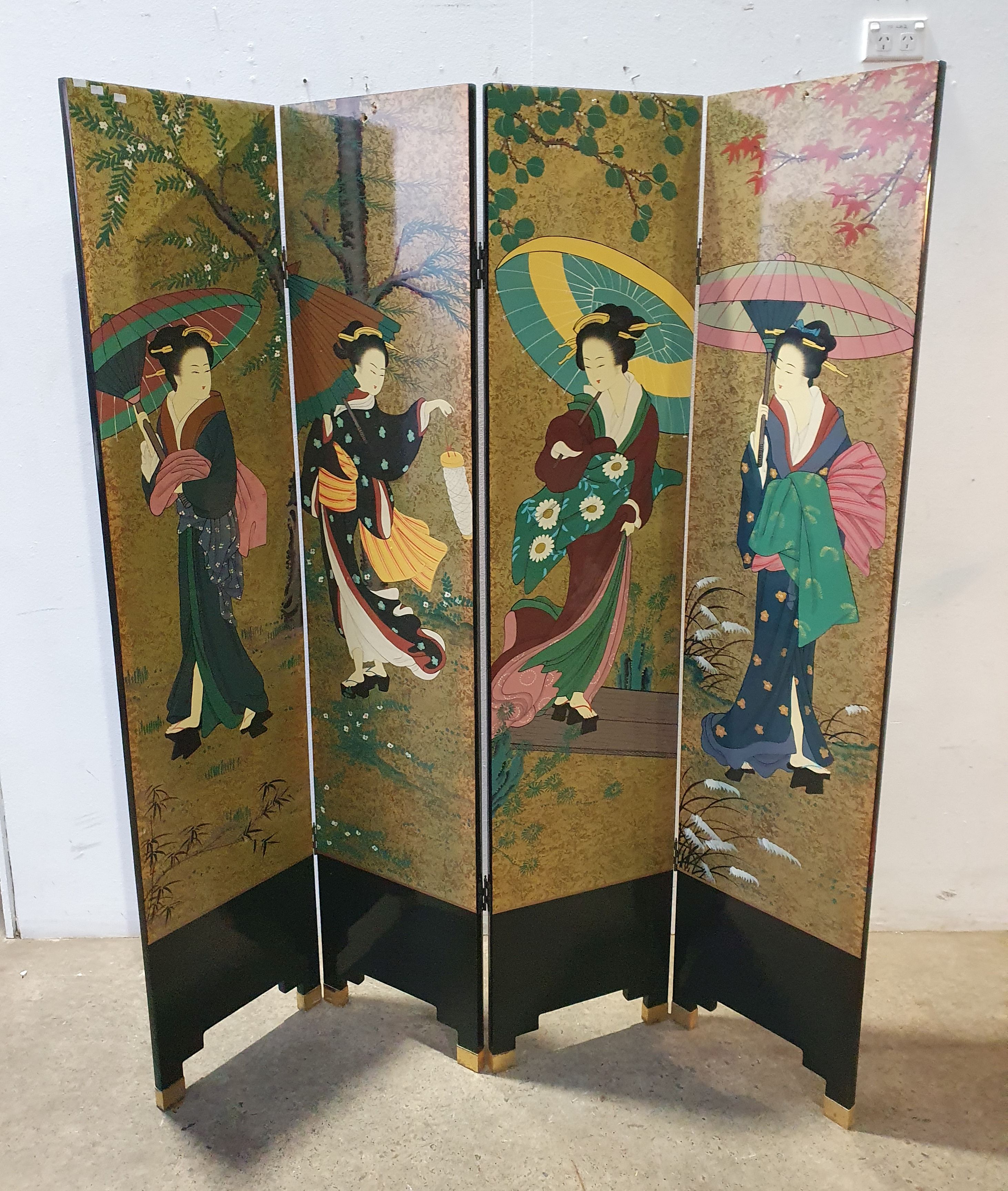 A Four Fold Asian Style Privacy Screen