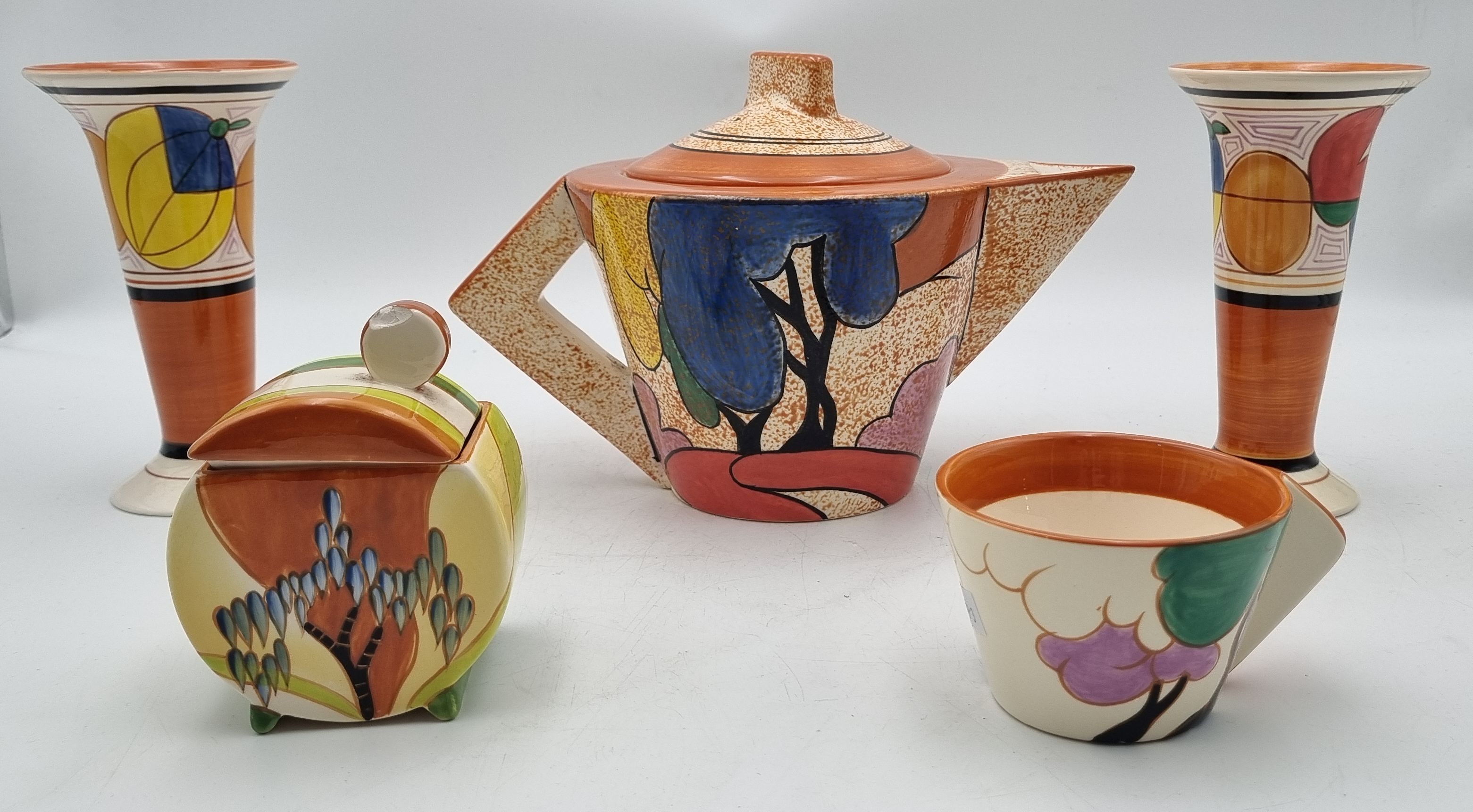 702 · A GROUP OF MMA CLARICE CLIFF REPRODUCTION ITEMS