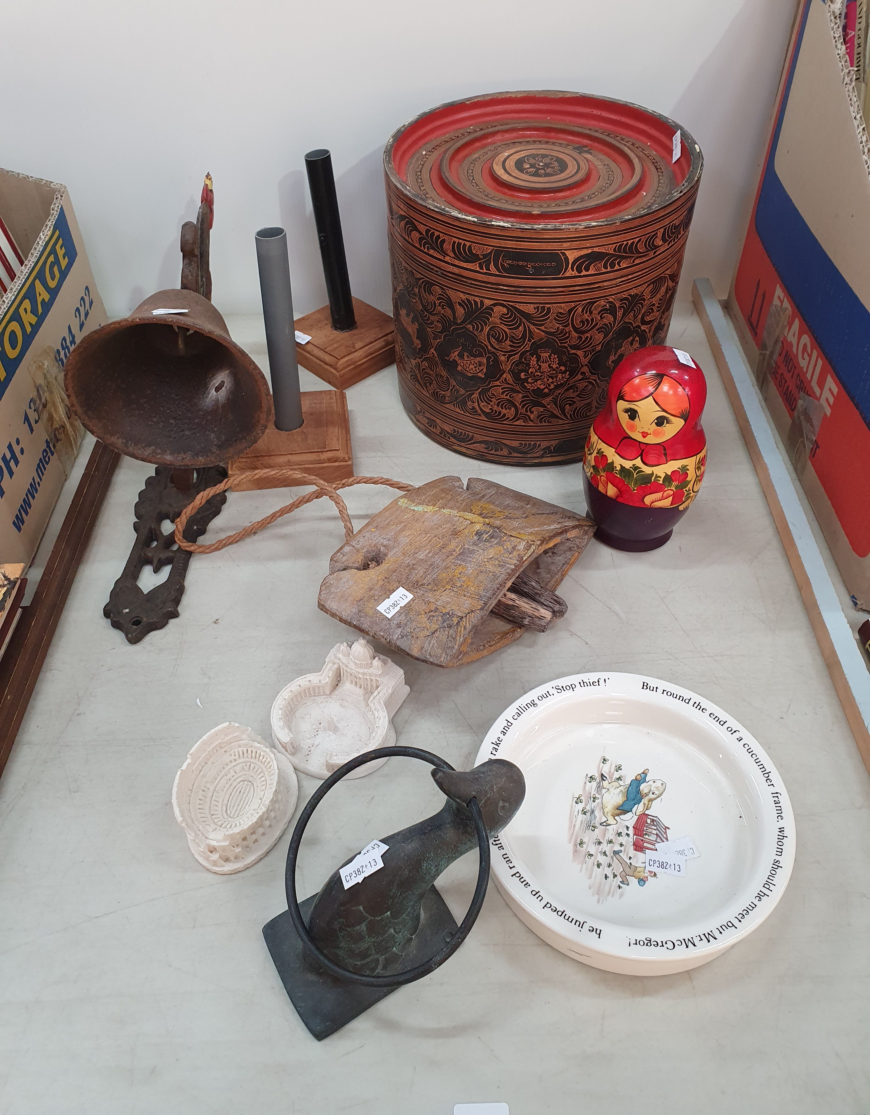 27 · A GROUP OF VARIOUS ITEMS