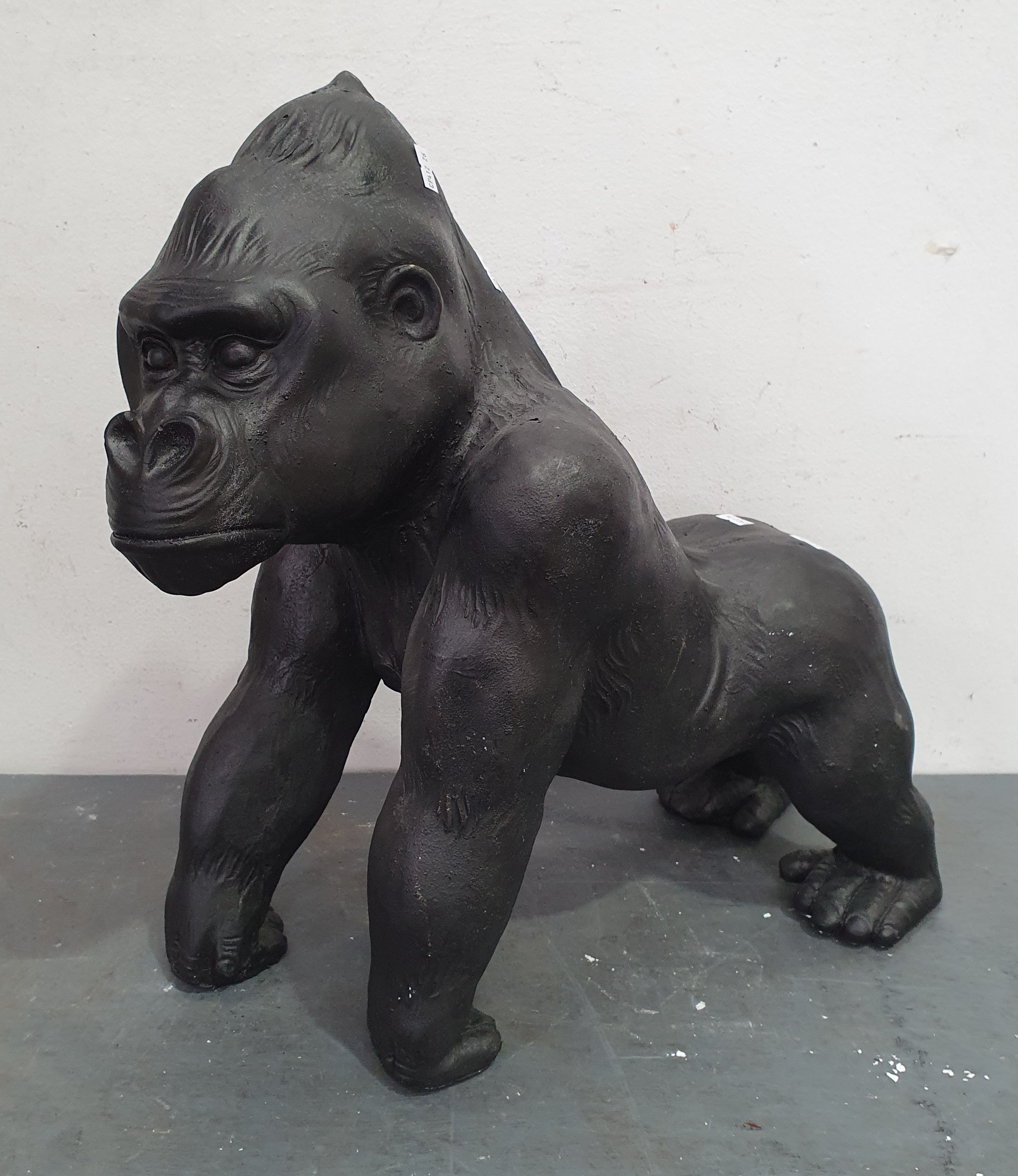 A RESIN GORILLA STATUE