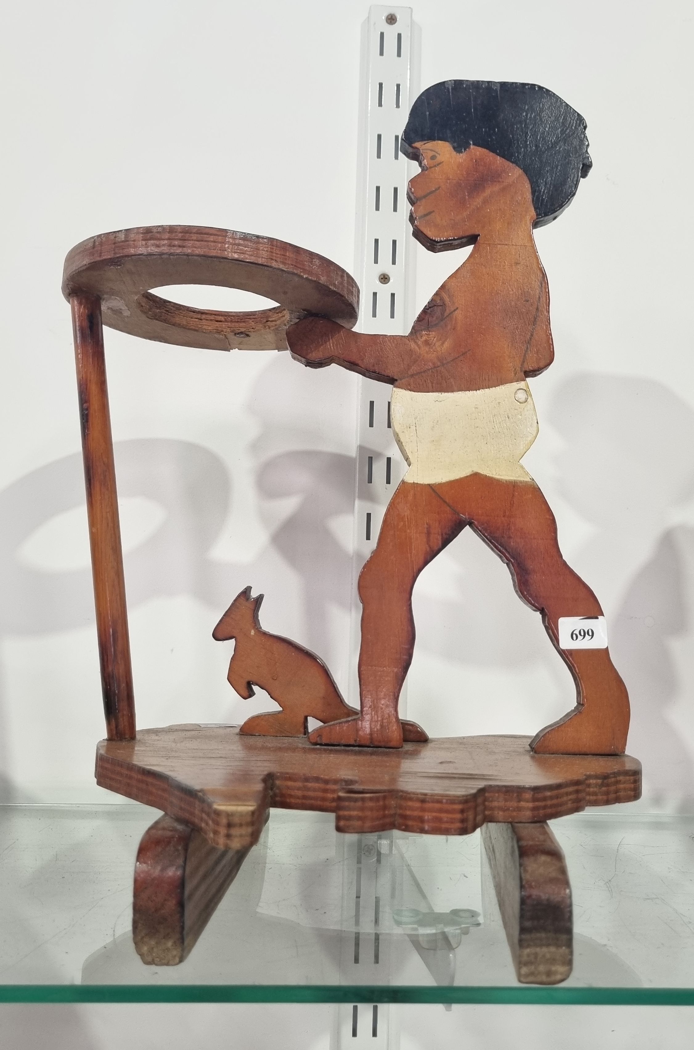674 · AN UNUSUAL VINTAGE AUSTRALIANA WOODEN POT STAND