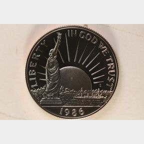 1986-S US PF LIBERTY HALF DOLLAR IN HARD PLASTIC