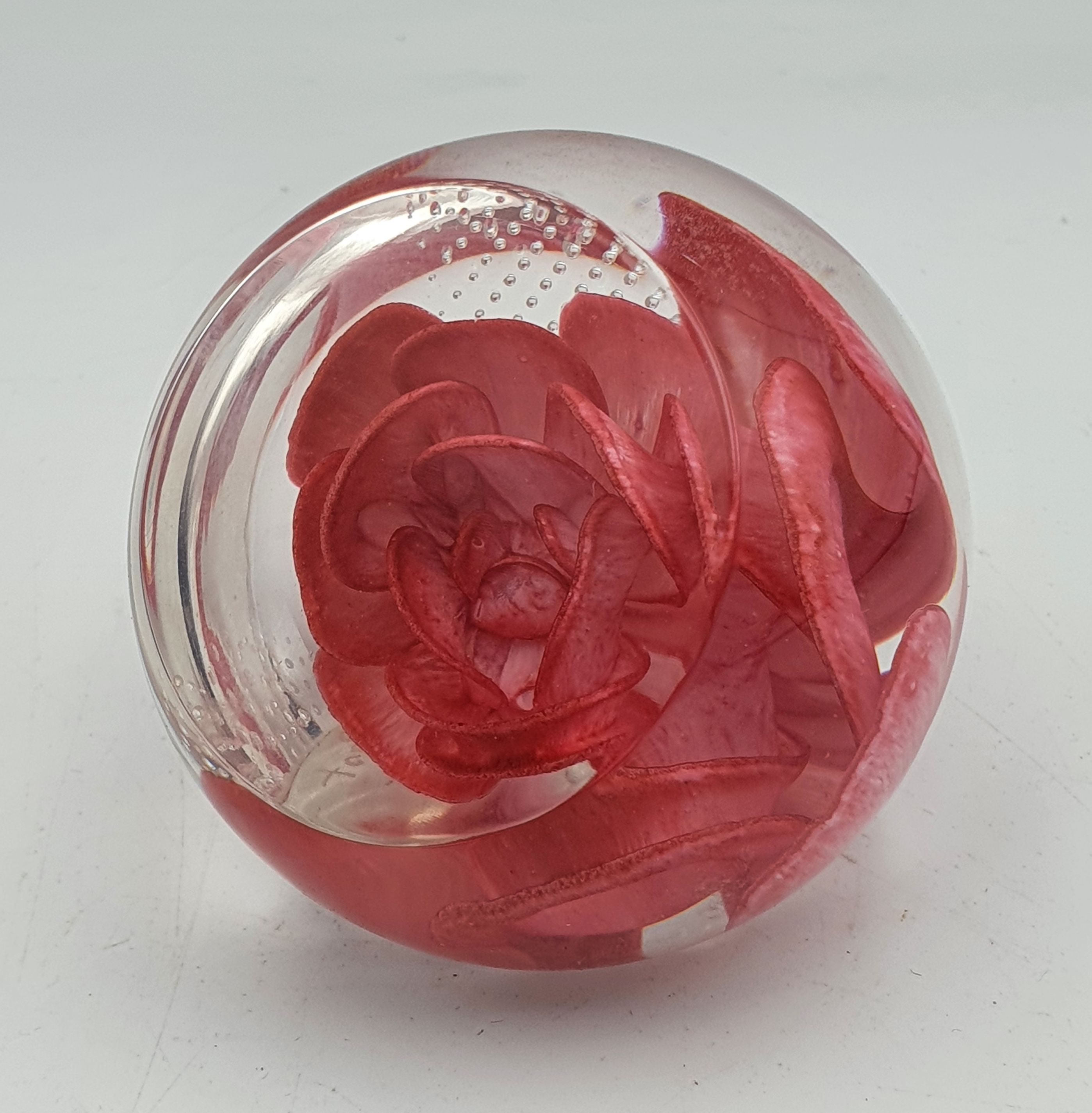86 · A CAITHNESS (SCOTLAND) GLASS PAPERWEIGHT