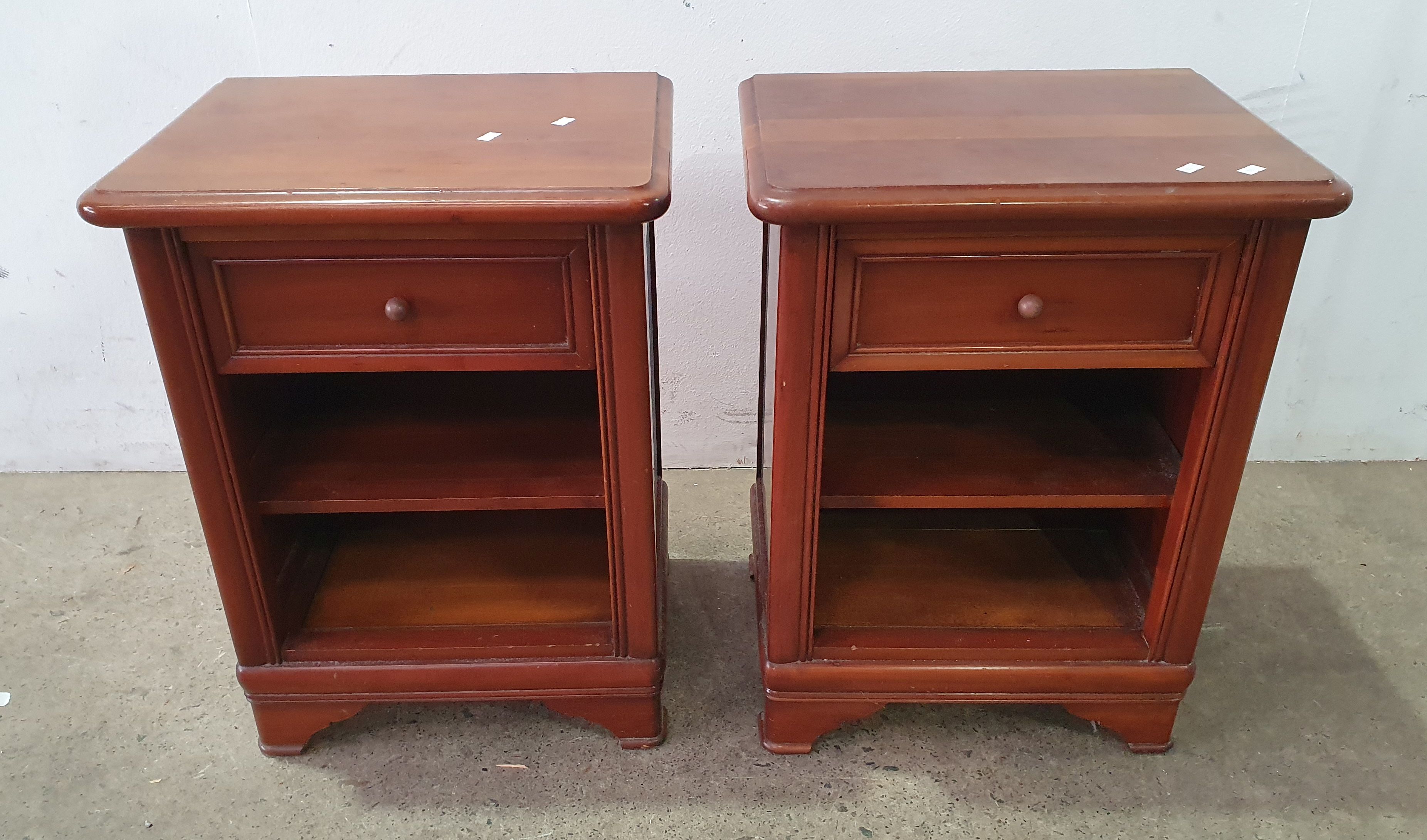 2203 · A PAIR OF BEDSIDE CABINETS