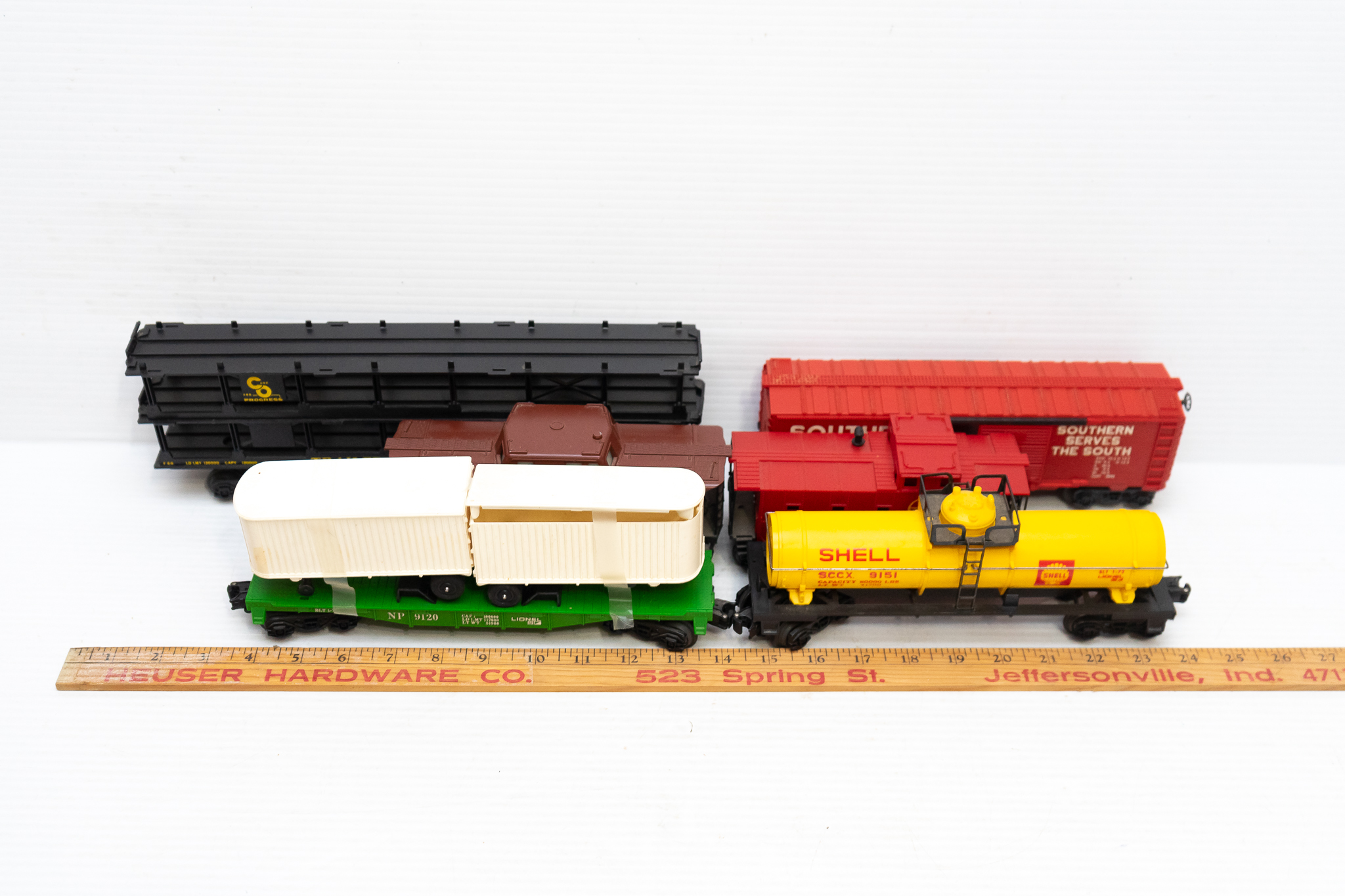 Six Lionel Model Train Cars Harritt Group, Inc