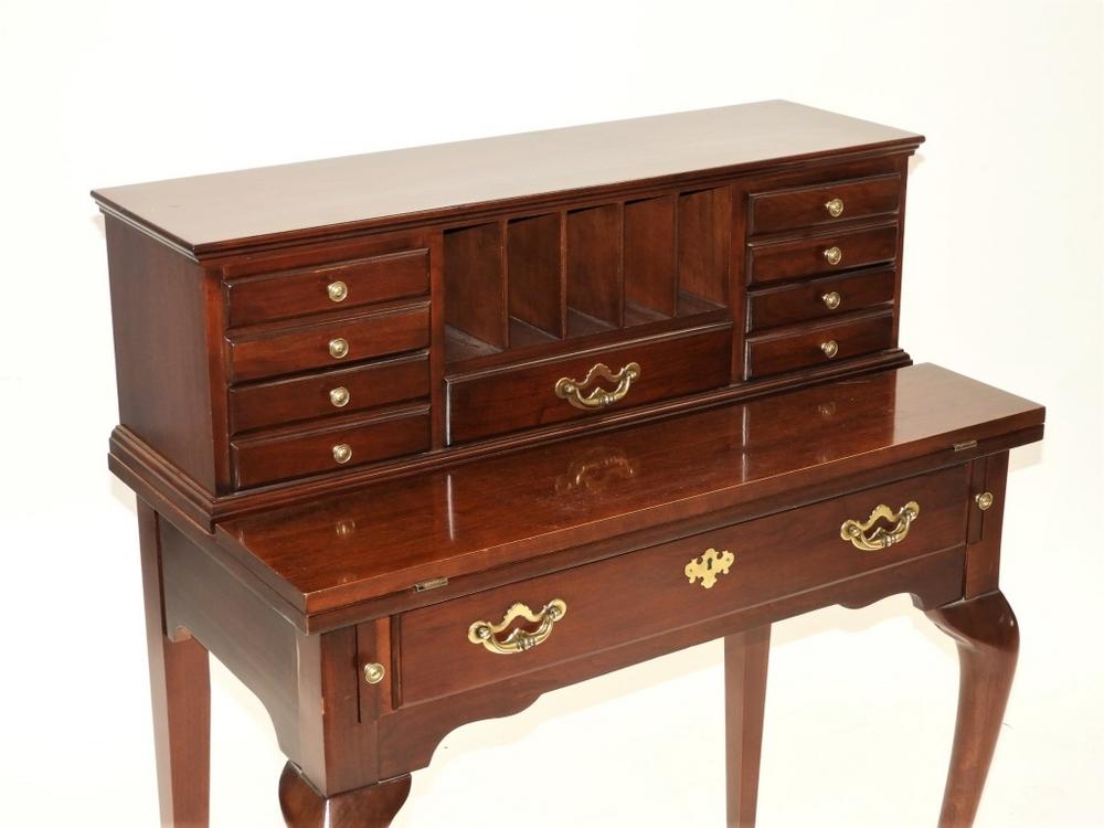 Thomasville Mahogany Queen Anne Style Lady S Desk Lofty Marketplace