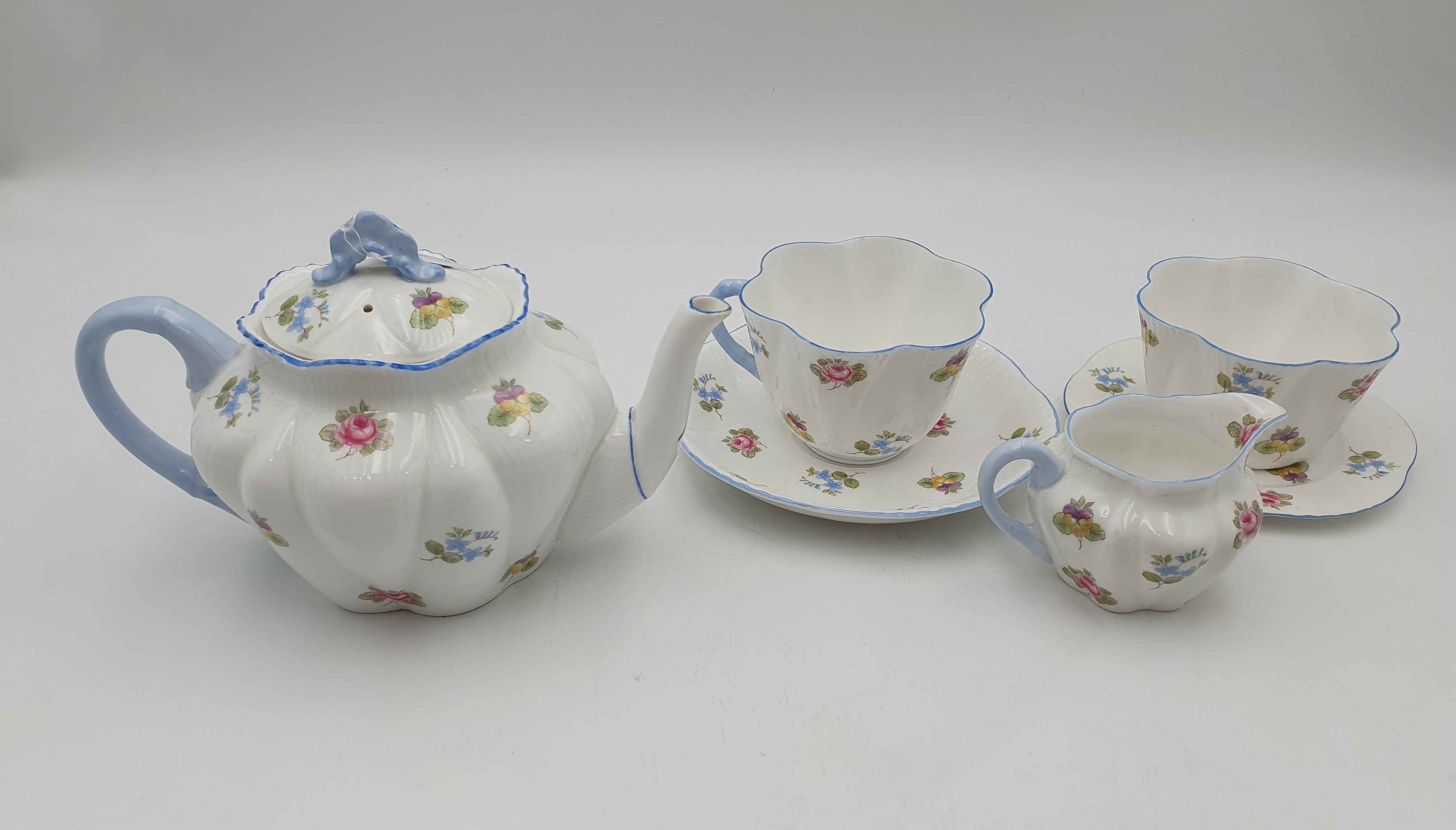 563 · A SHELLEY DAINTY BACHELOR'S TEASET