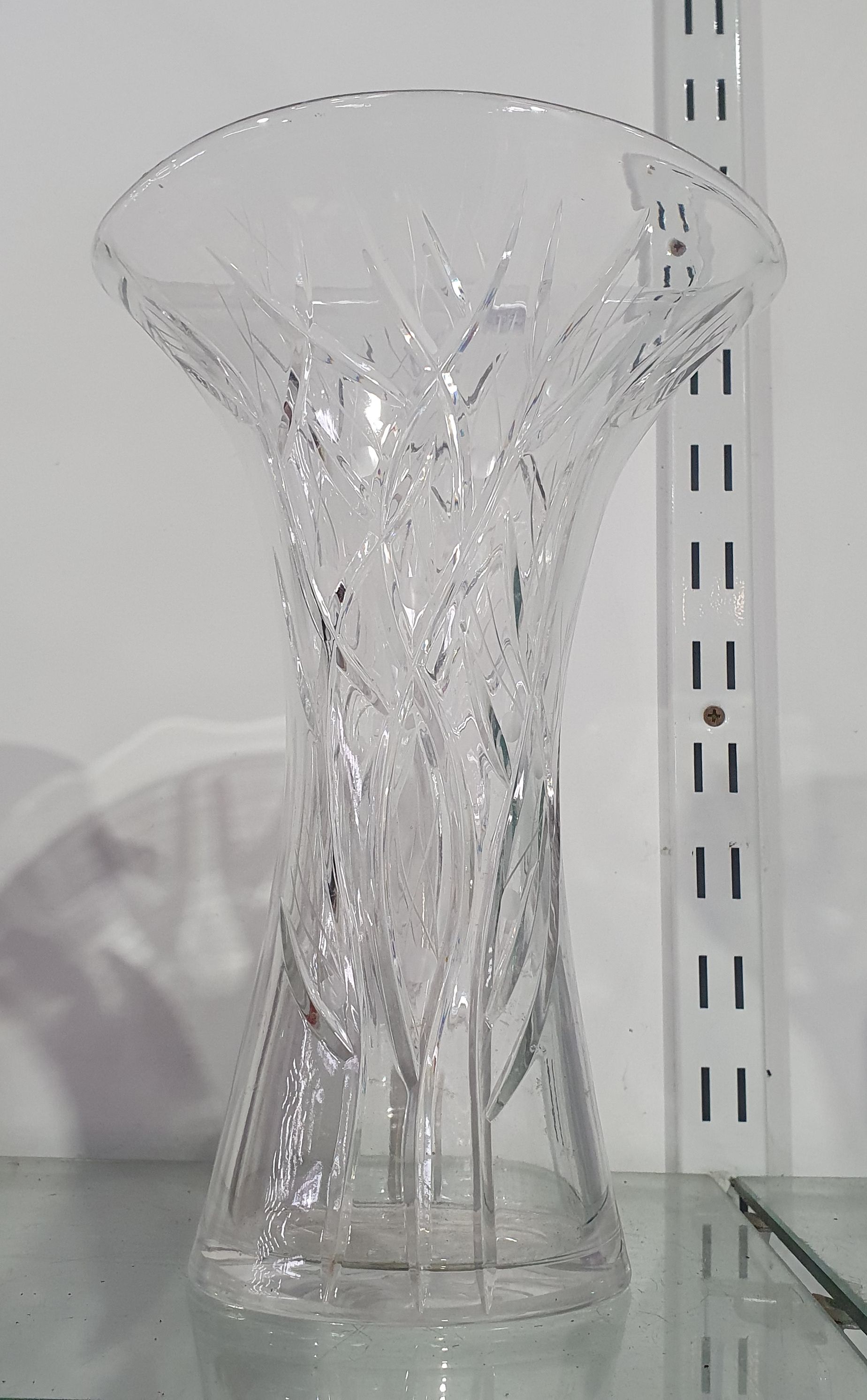 A CRYSTAL WAISTED VASE