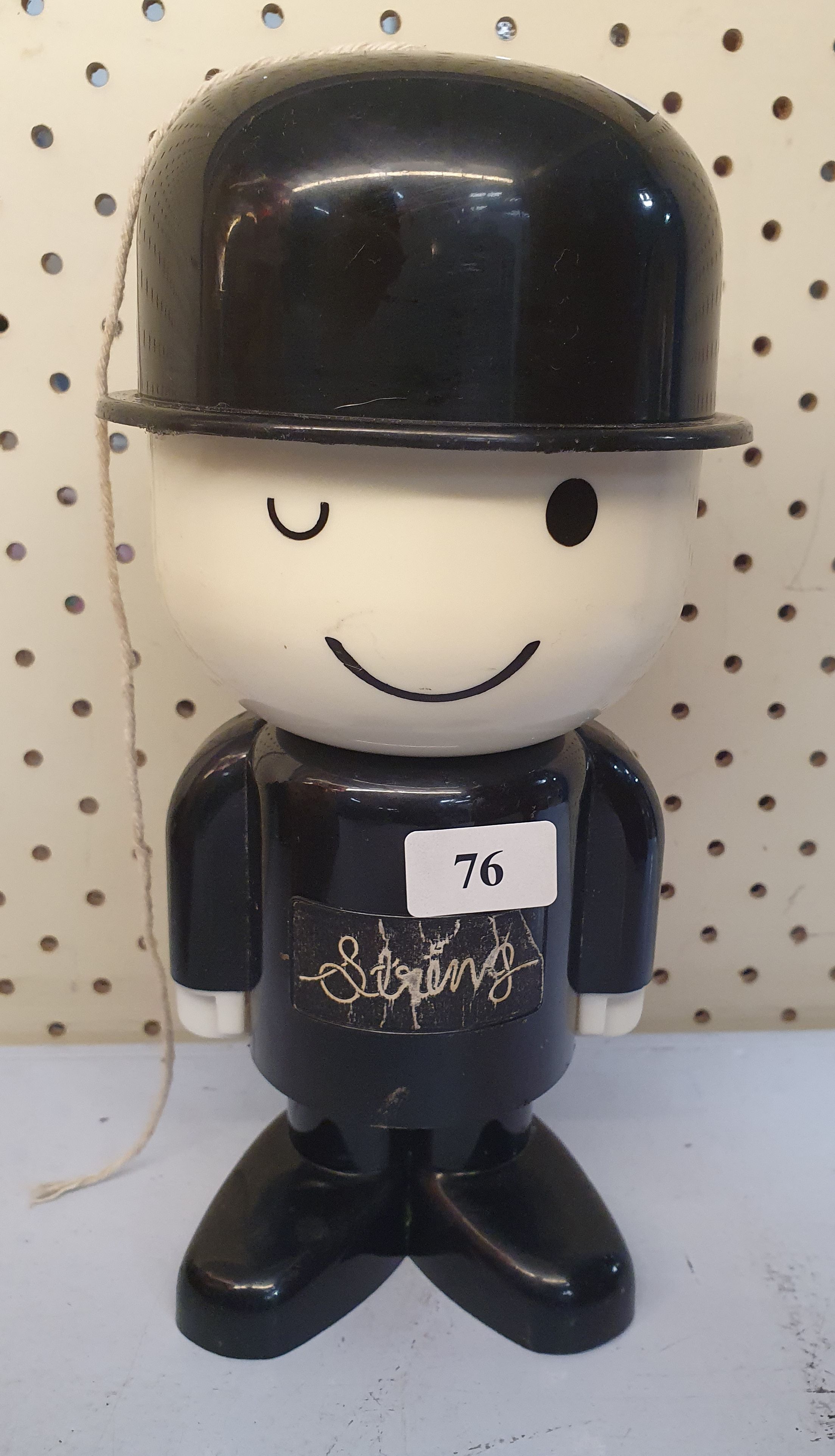 76 · A SPILLERS 'FRED' STRING DISPENSER