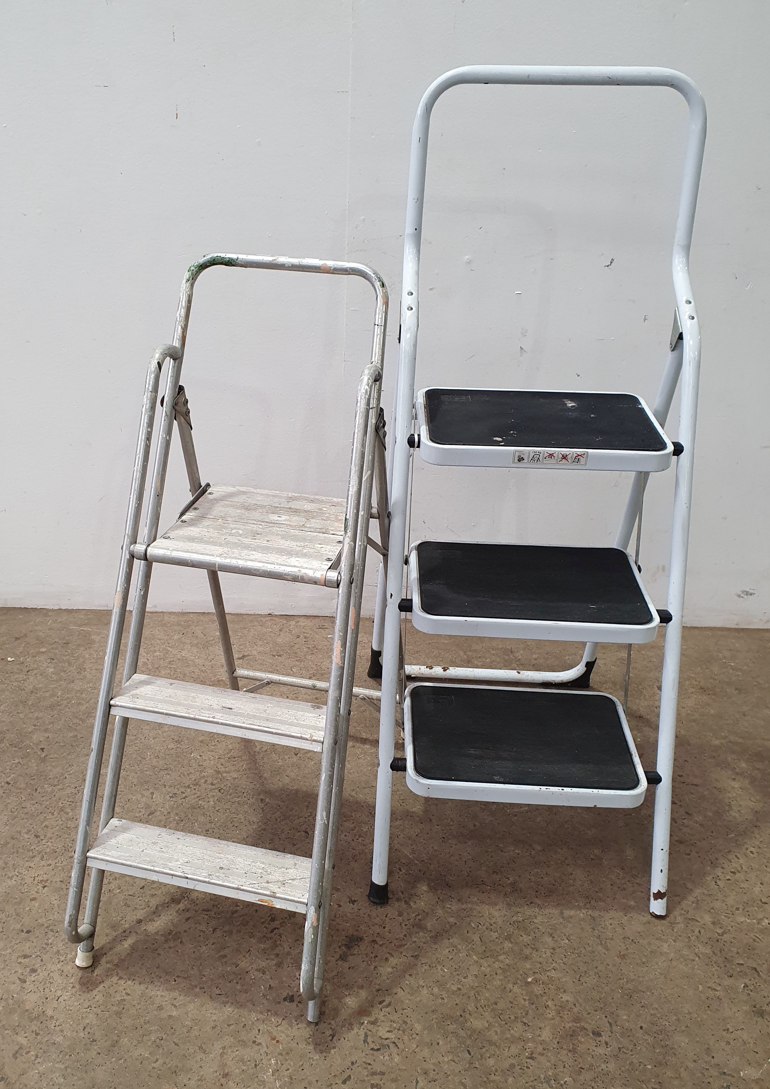 1083 · TWO VARIOUS LADDERS