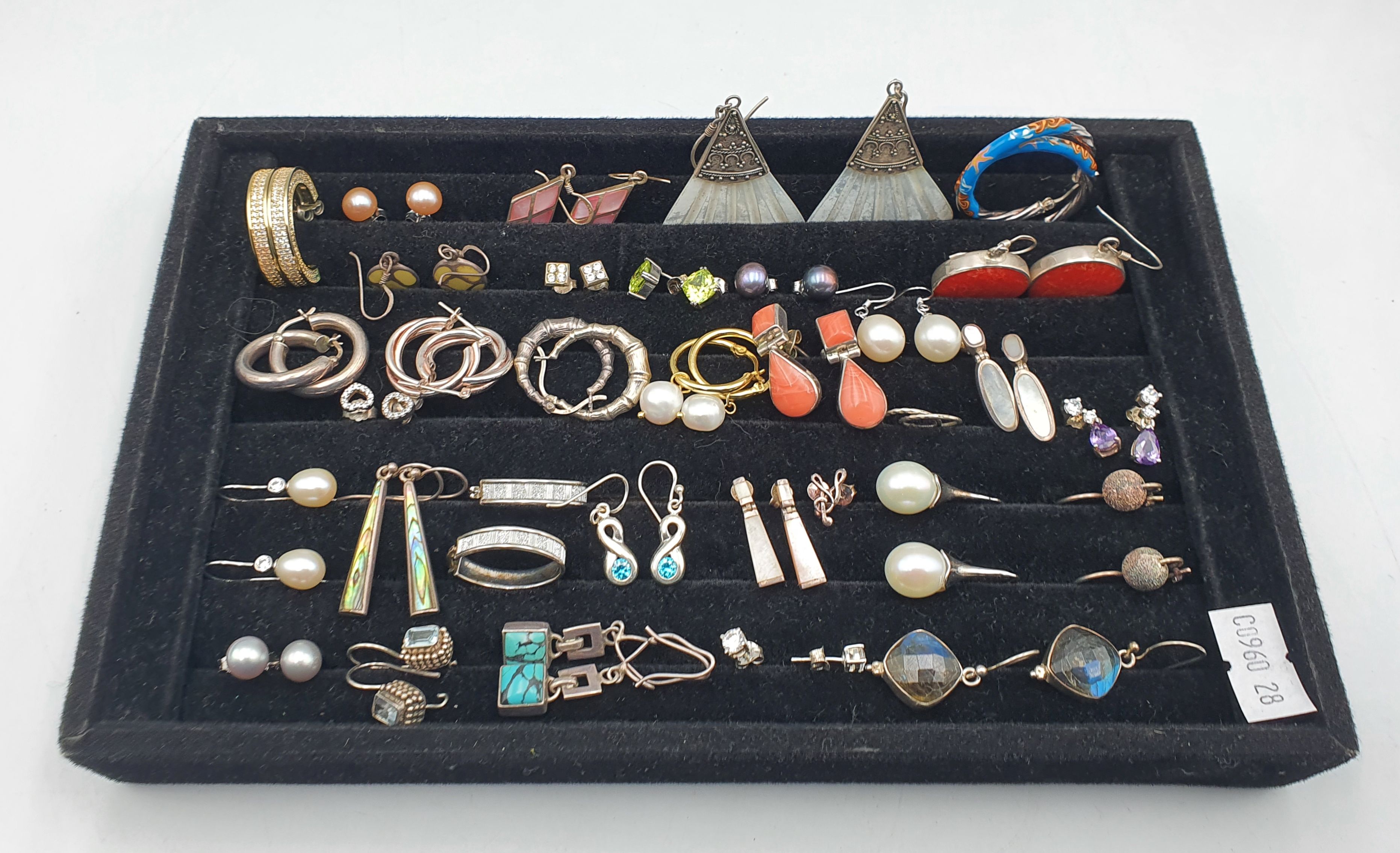 270 · 33 PAIRS OF SILVER EARRINGS