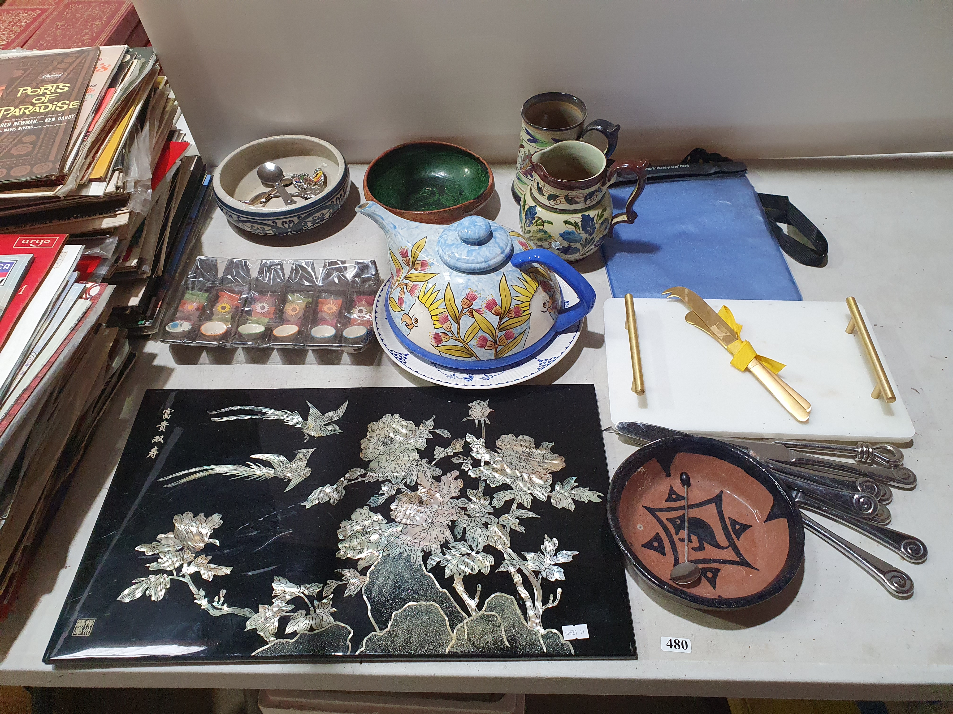 480 · A GROUP OF VARIOUS ITEMS