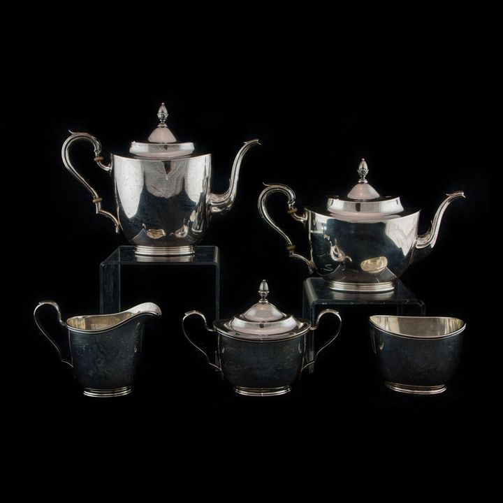 An International Richmond sterling five piece hot beverage service