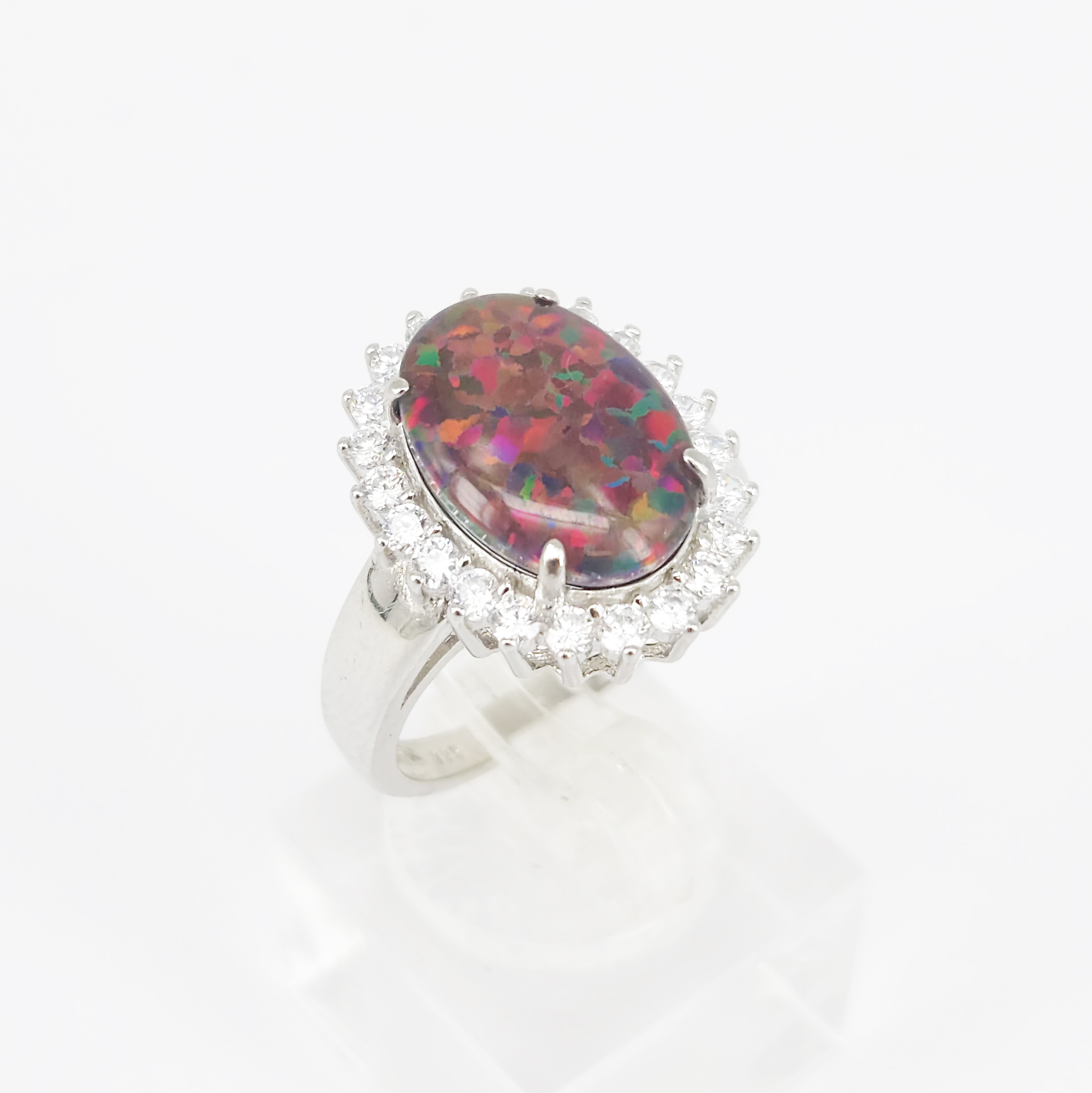 193 · AN OPAL TRIPLET STERLING SILVER RING
