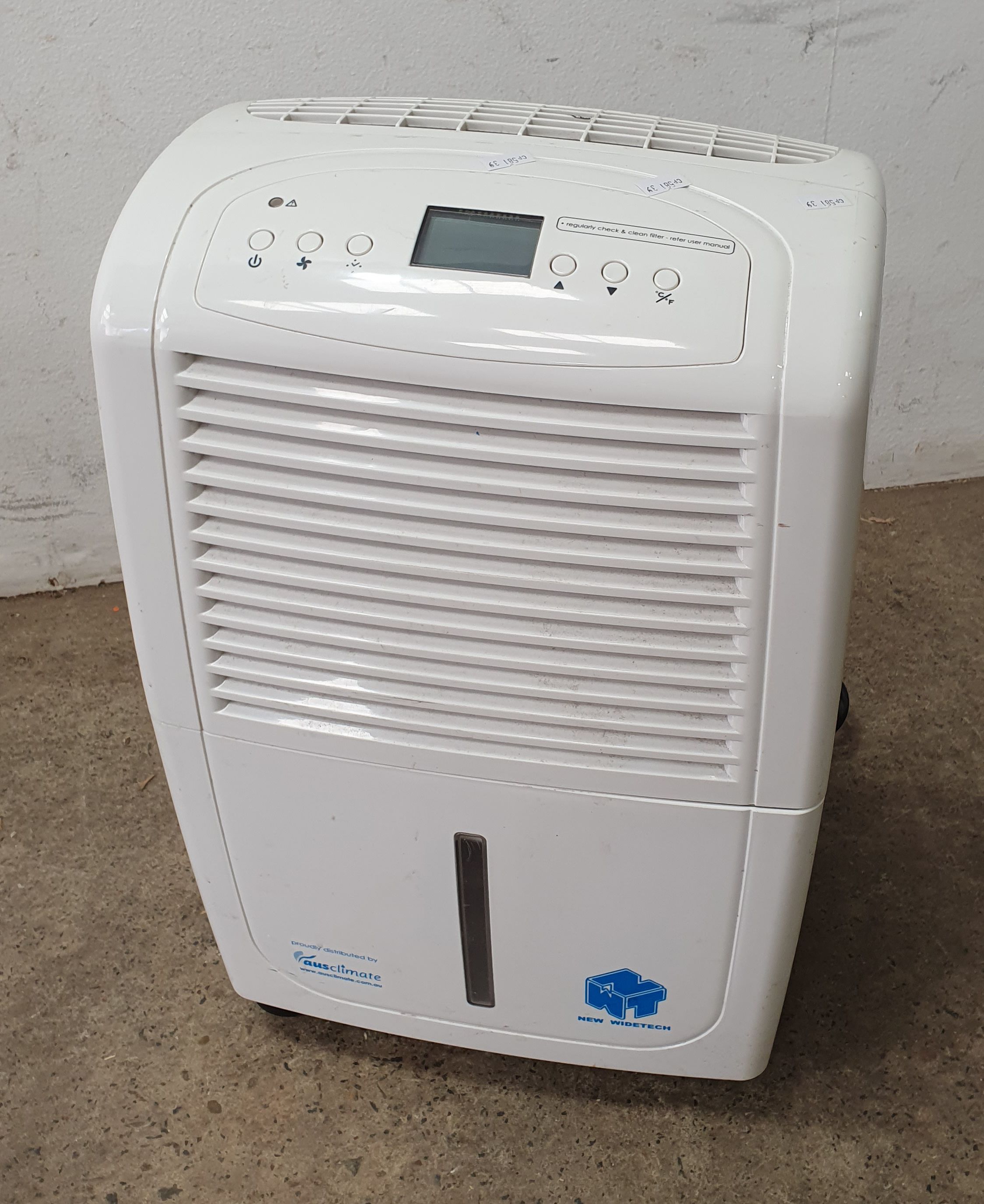 1355 · A DEHUMIDIFIER