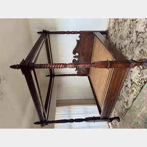 DECORATIVE CHIPPENDALE STYLE MAHOGANY CANOPY 4-POST BED FRAME