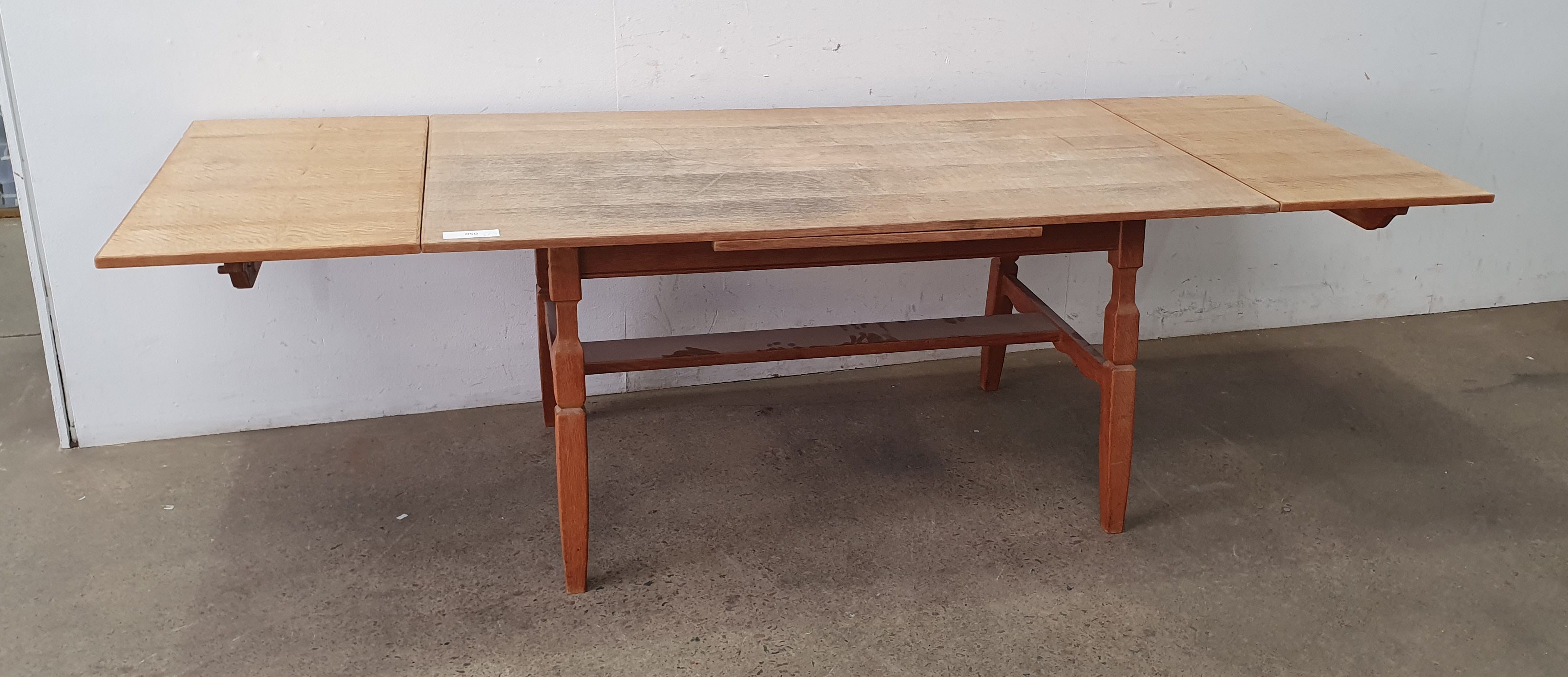 2252 · AN OAK DRAWER LEAF EXTENSION TABLE
