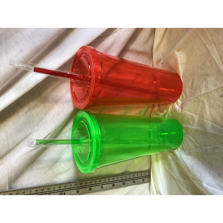 (2) Red & Green Tall Cups w/ Lids & Straws