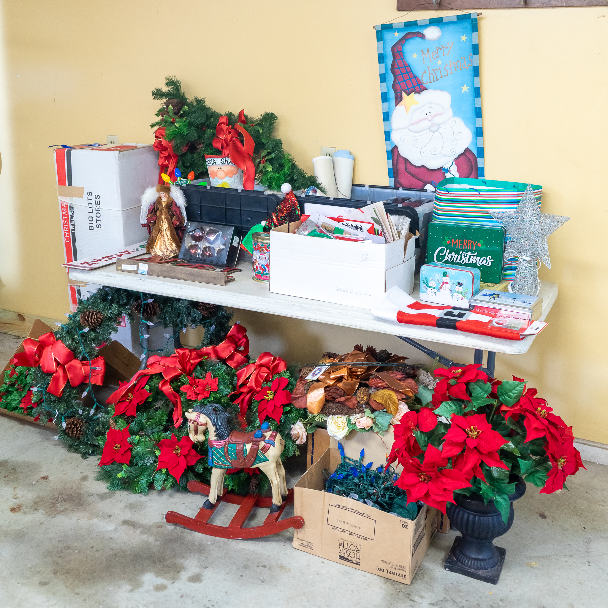 Large Selection of Christmas Decor | Harritt Group, Inc