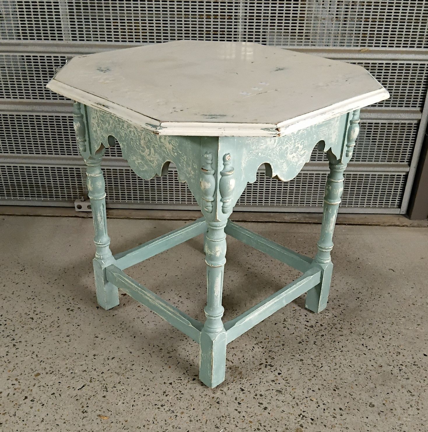 2393 · A PAINTED CENTRE TABLE