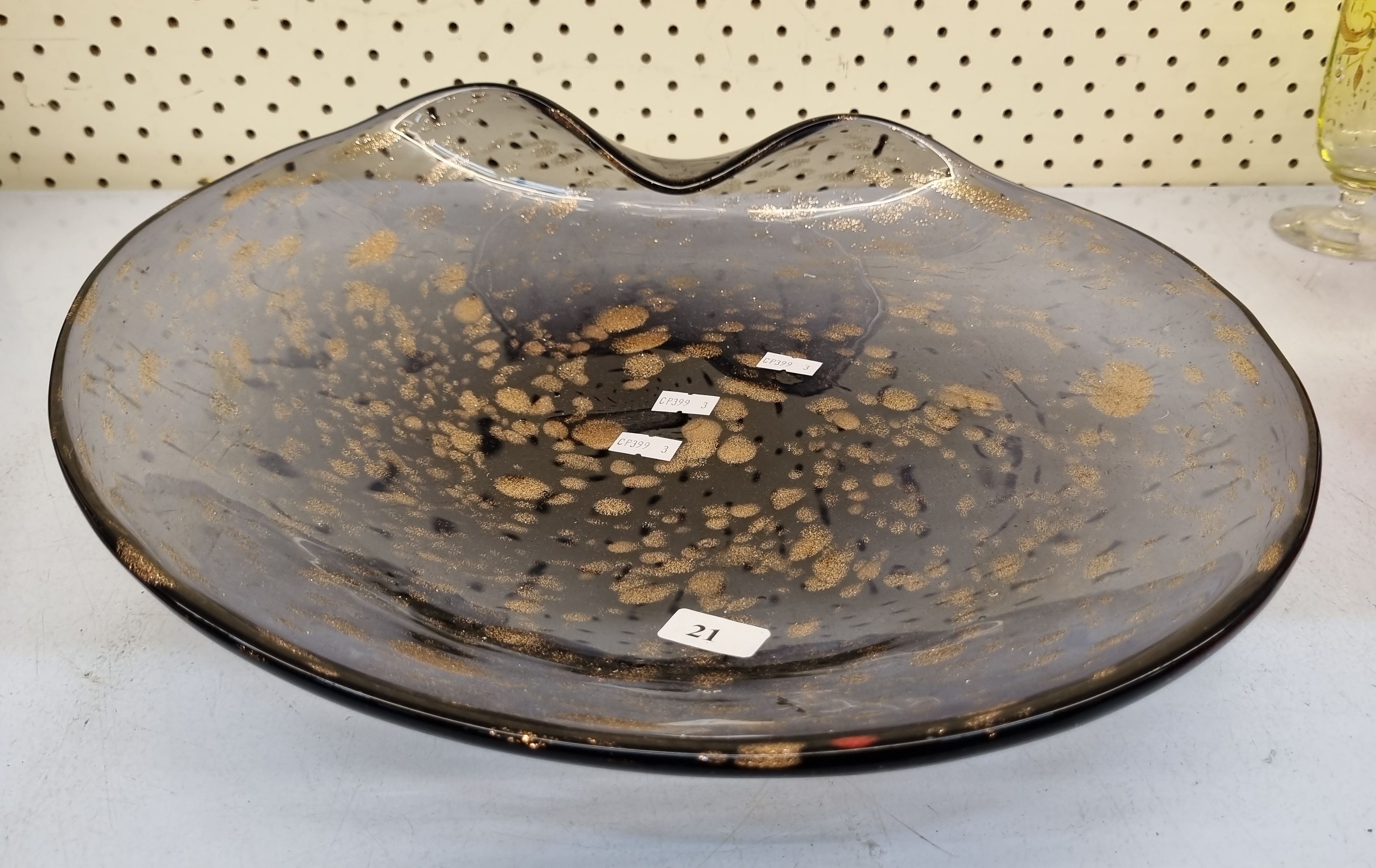 21 · AN ORGANIC FORM ART GLASS BOWL