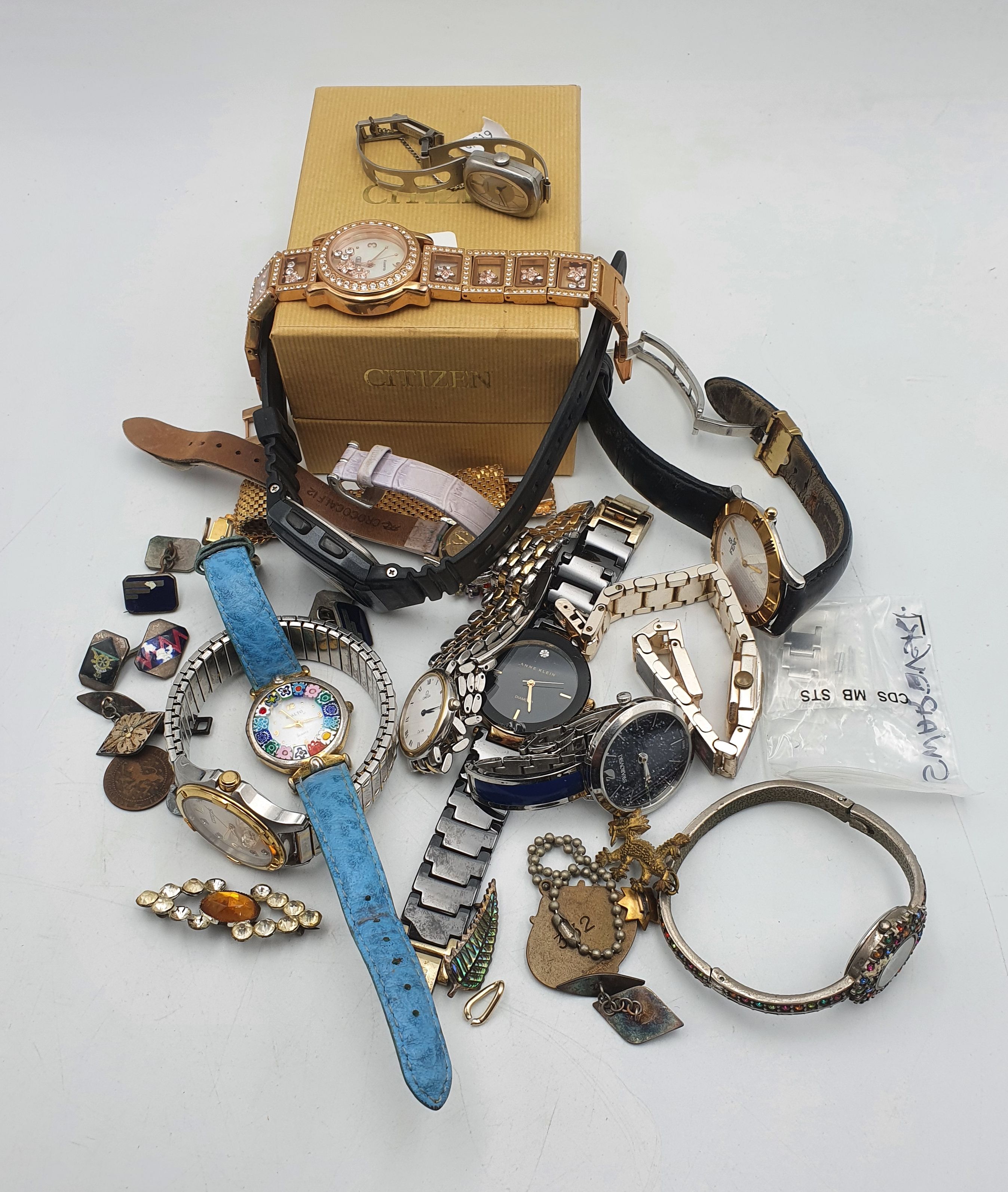 A GROUP OF MOSTLY LADIES WATCHES