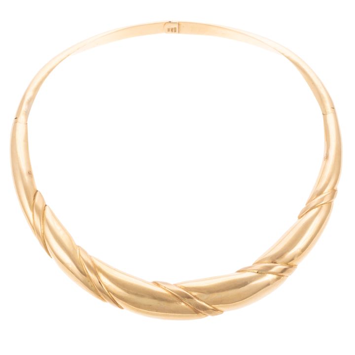 A Hinged Collar by Citra in 18K