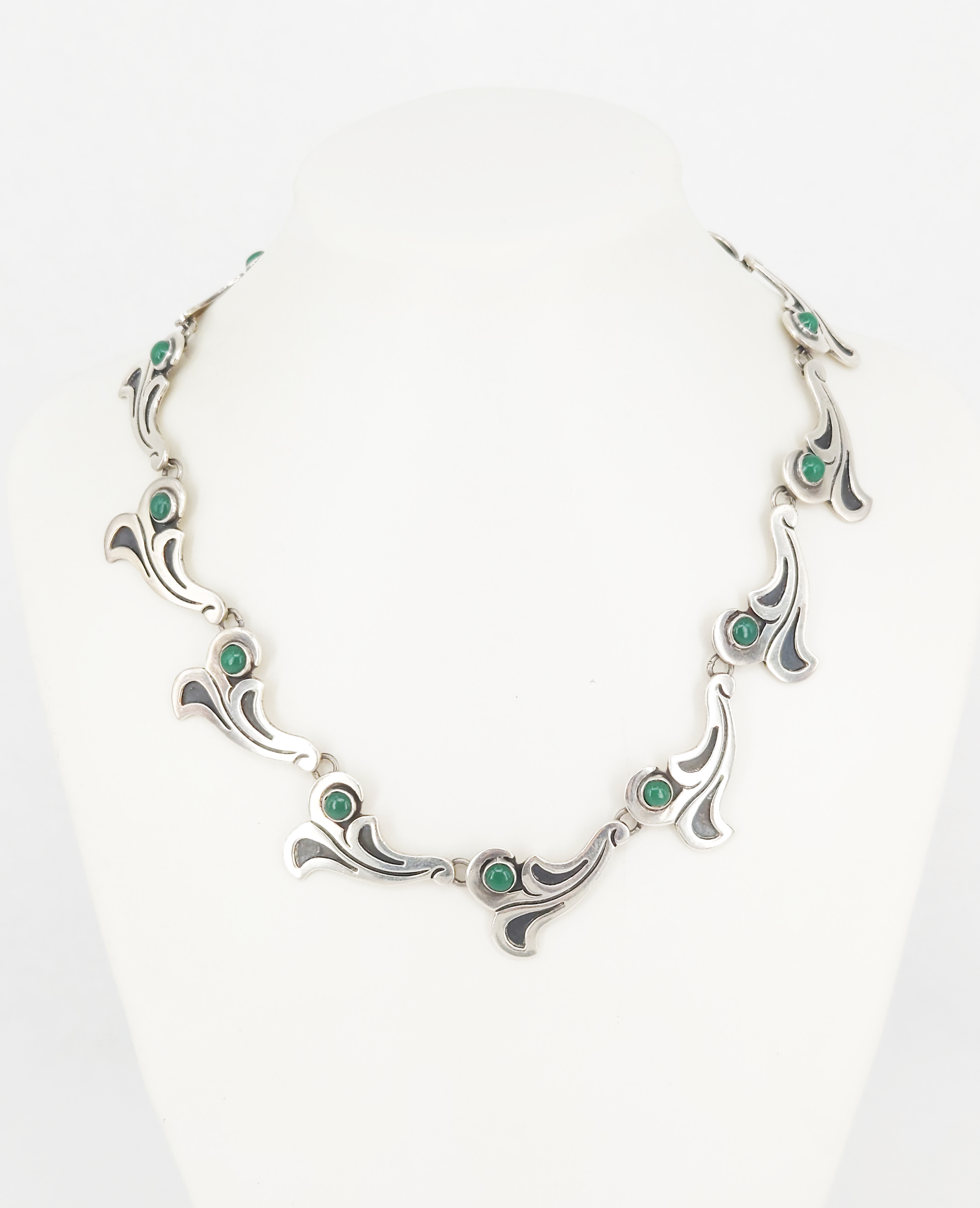 201 · A TAXCO STERLING SILVER NECKLACE