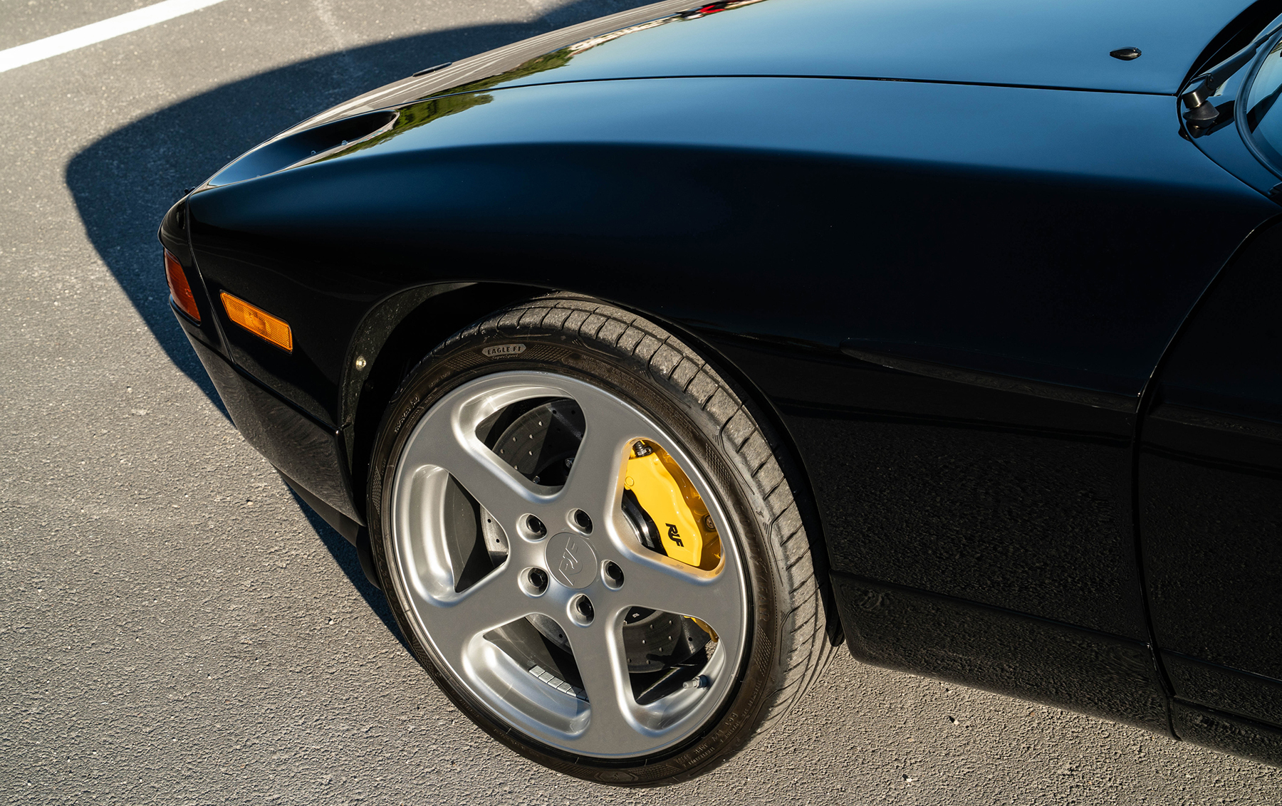 R（感謝）　/13 1989 RUF 928R | Gooding Christie's