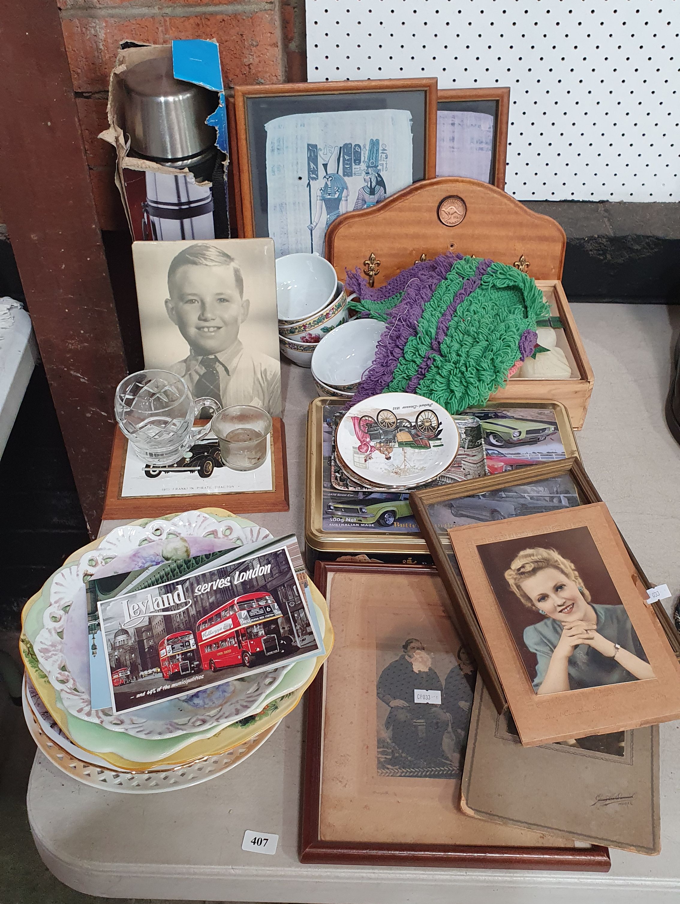 A GROUP OF SUNDRY ITEMS