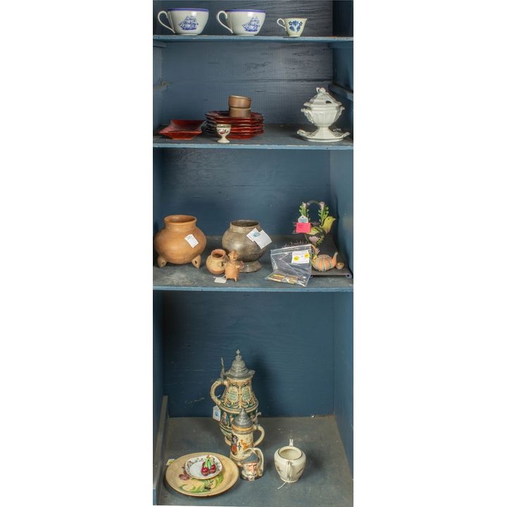 Four shelves of decorative art including Spode Tradwinds cups