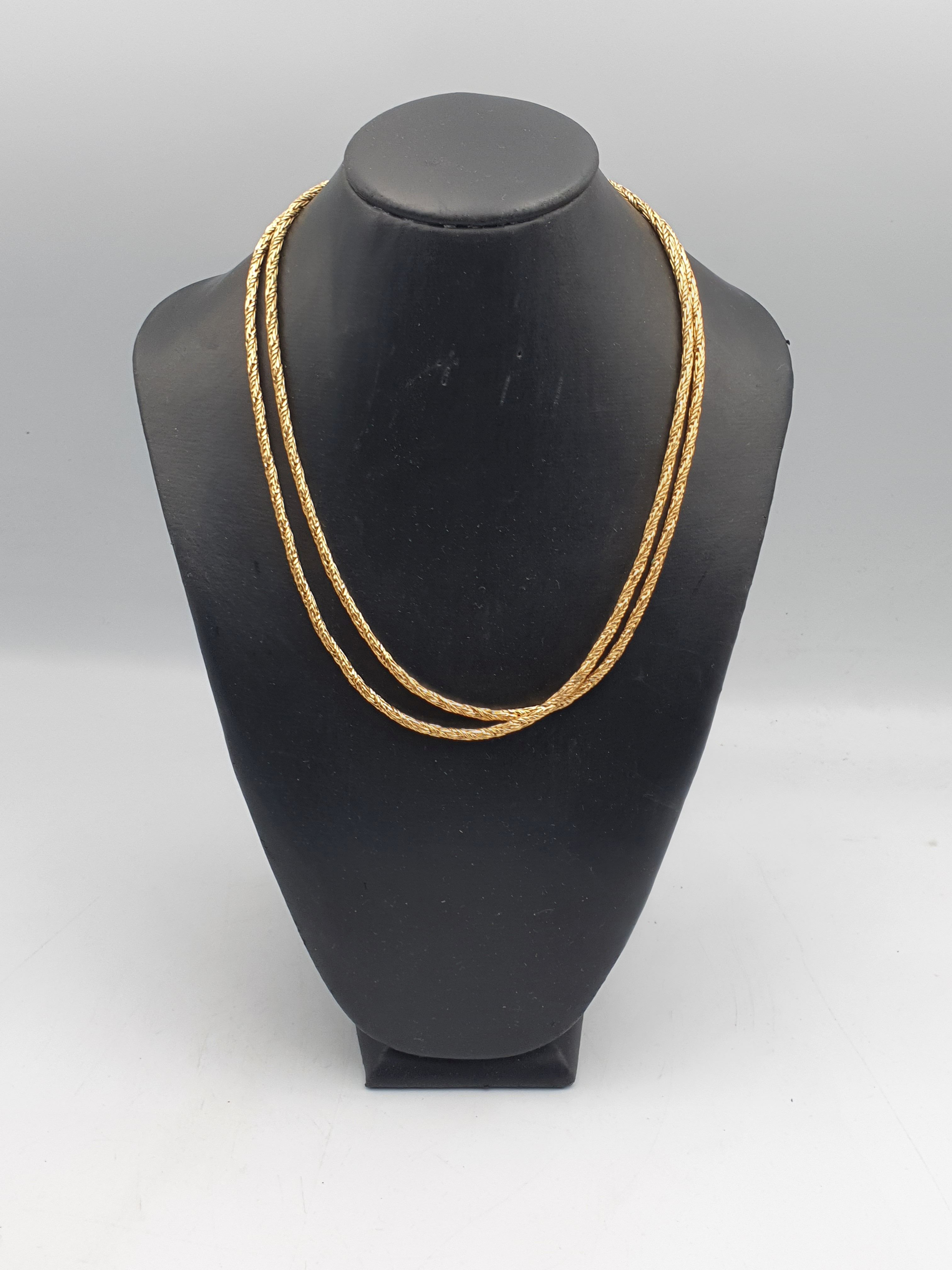 291 · A VINTAGE GIVENCHY NECKLACE