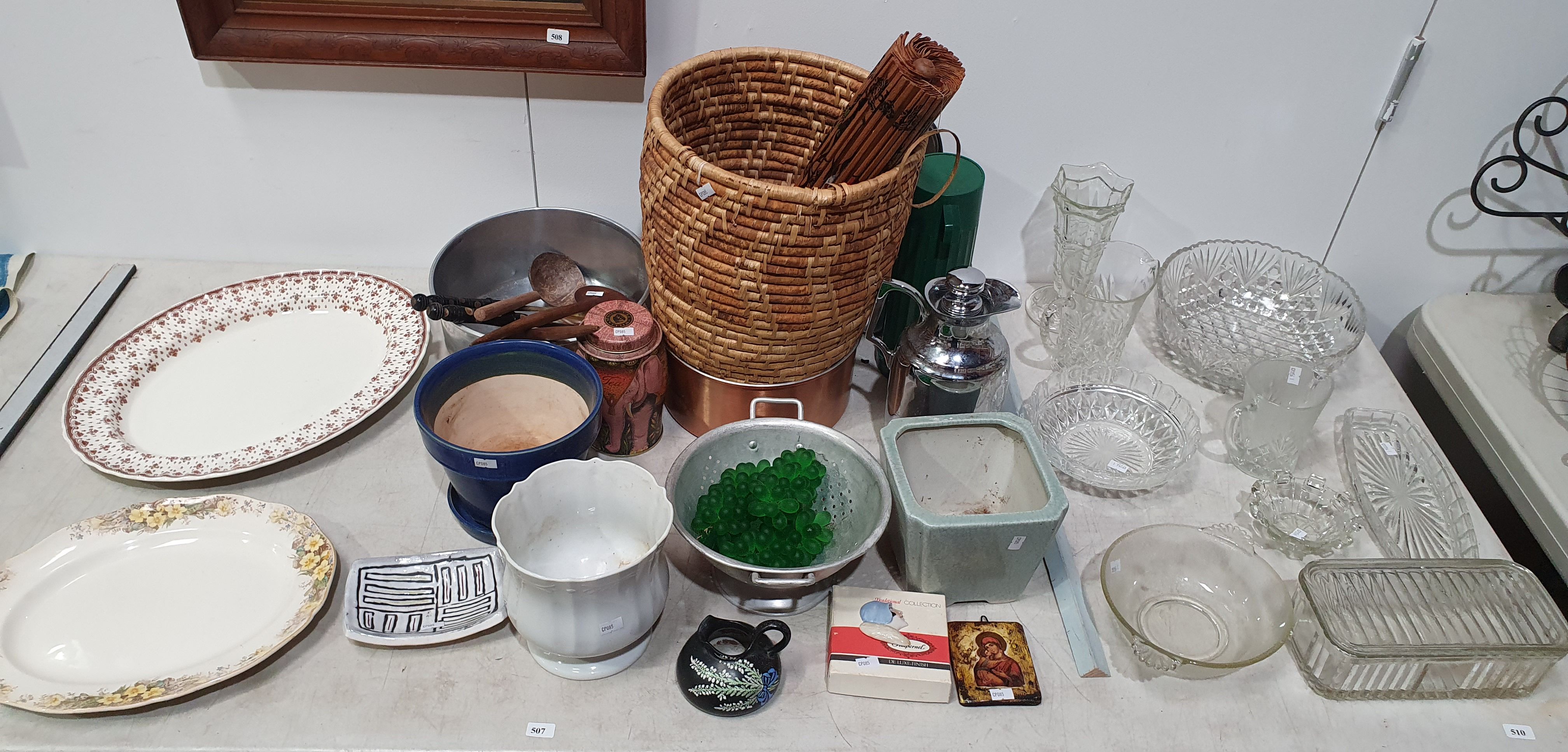 507 · A LARGE GROUP OF VARIOUS ITEMS