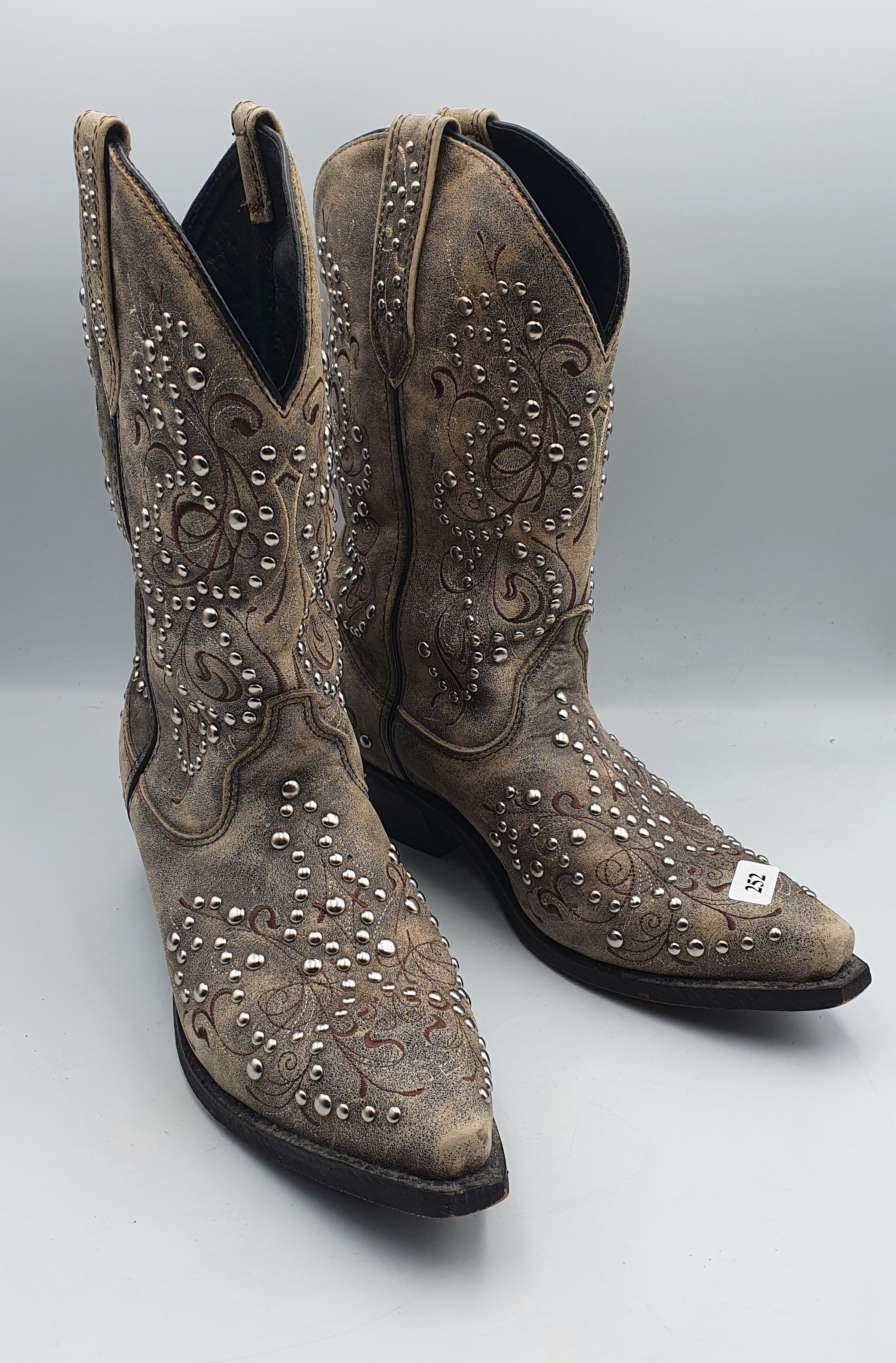 252 · A PAIR OF WOMEN'S COWBOY BOOTS BOUGHT NASHVILLE TENNESSEE