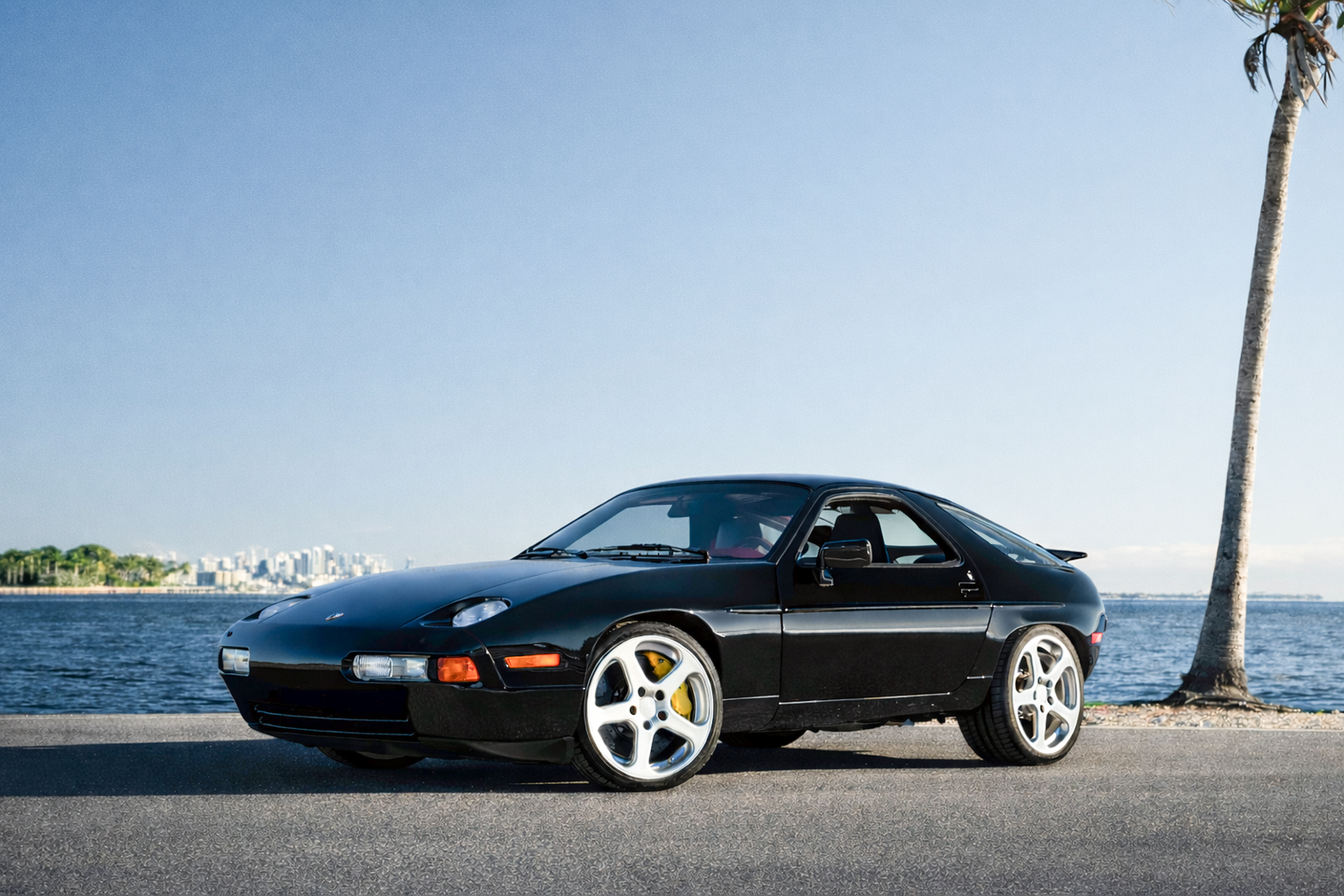 リリリ 1989 RUF 928R | Gooding Christie's