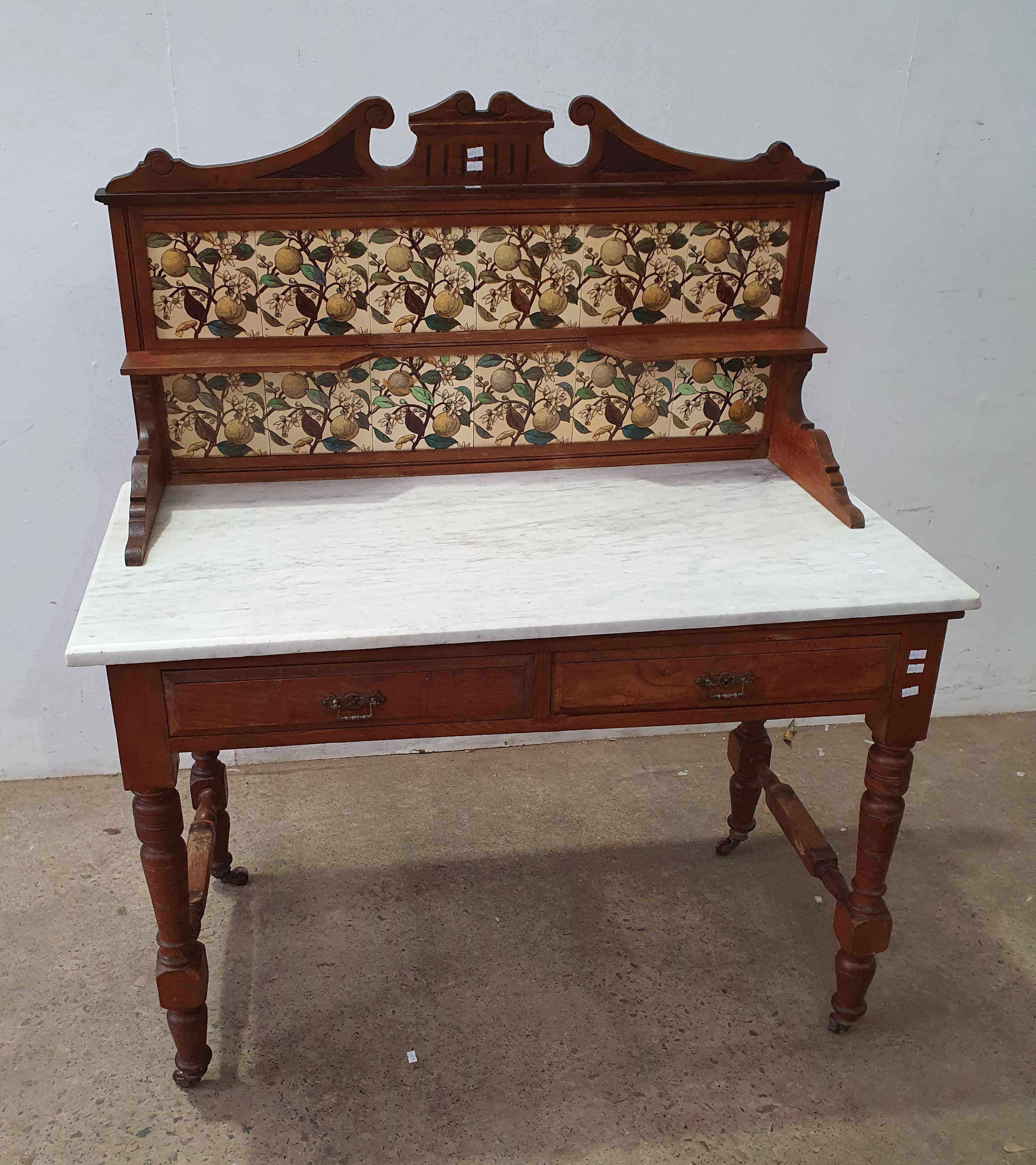 2060 · AN EDWARDIAN ASH MARBLE TOP TILED BACK WASHSTAND